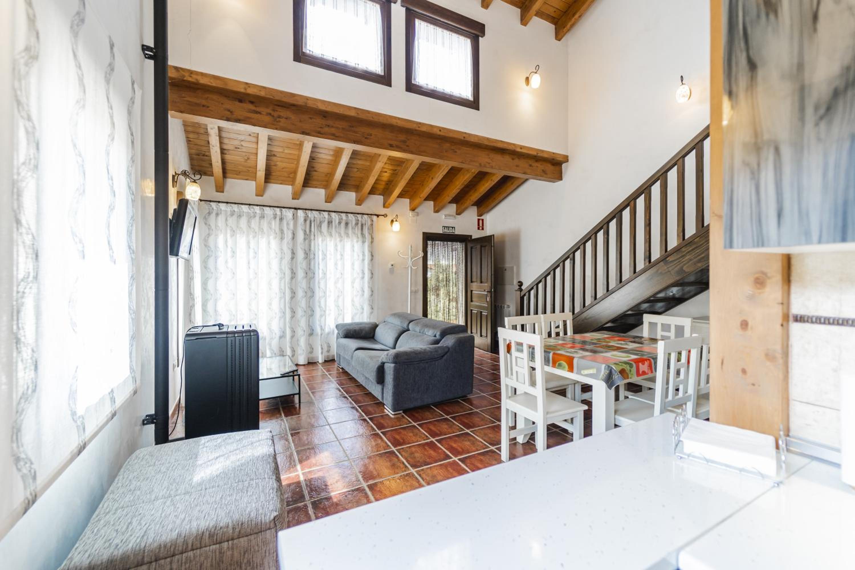 Two-Bedroom Deluxe Apartment with Balcony photo 3