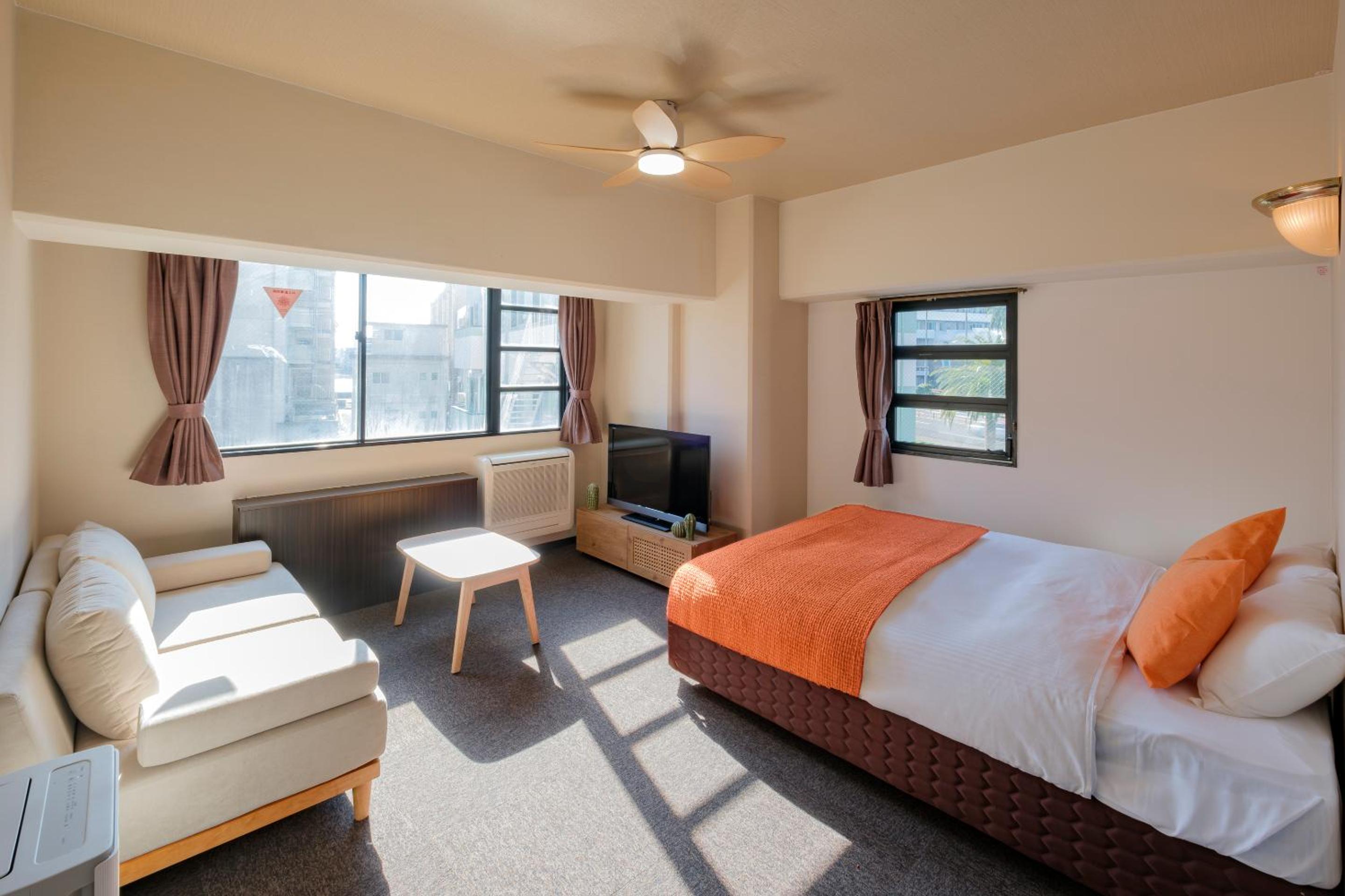 Deluxe Room (1 Double Bed and 1 Queen Bed and 1 Sofa) with Kitchen - Non-Smoking - Cleaning Fee Extra - No Cleaning for Consecutive Night Stays