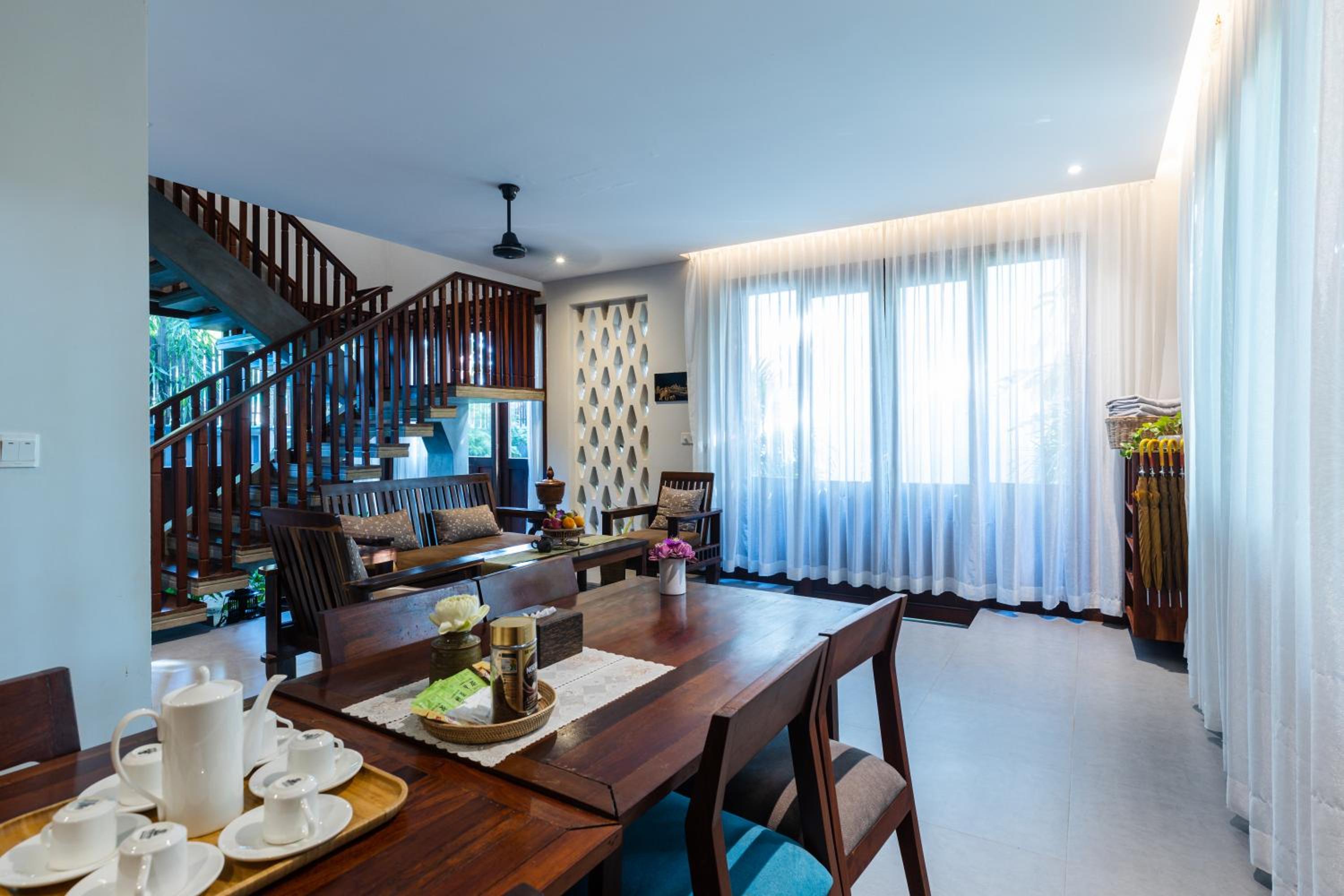 Spacious 3 Bedrooms Villa with Garden View - Photo 7