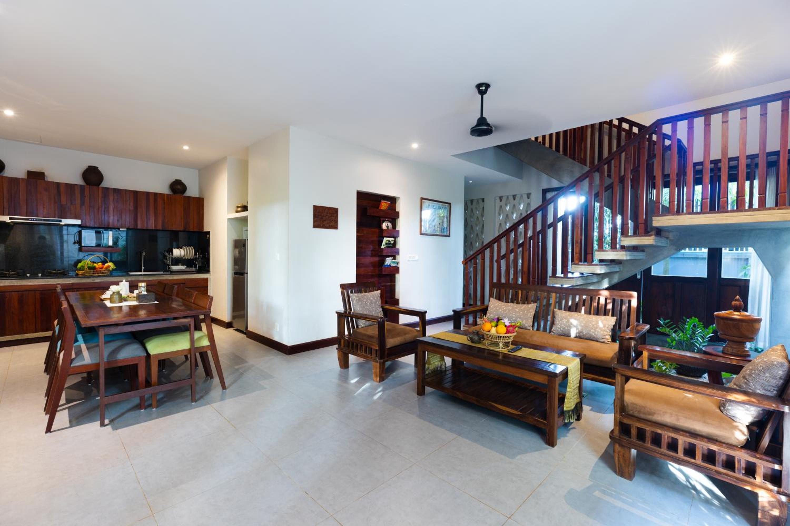 Spacious 3 Bedrooms Villa with Garden View - Photo 5