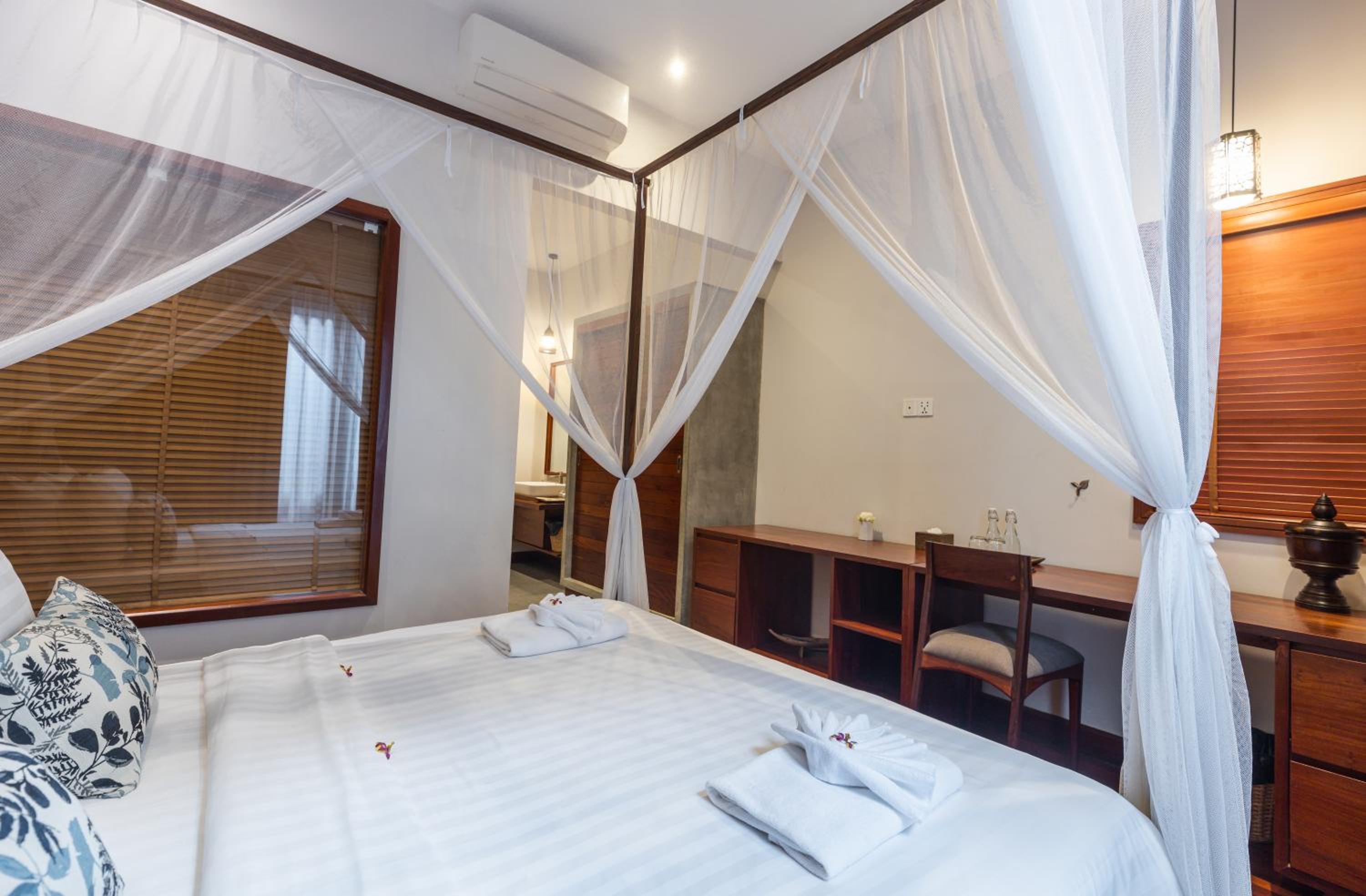 Spacious 3 Bedrooms Villa with Garden View - Photo 11
