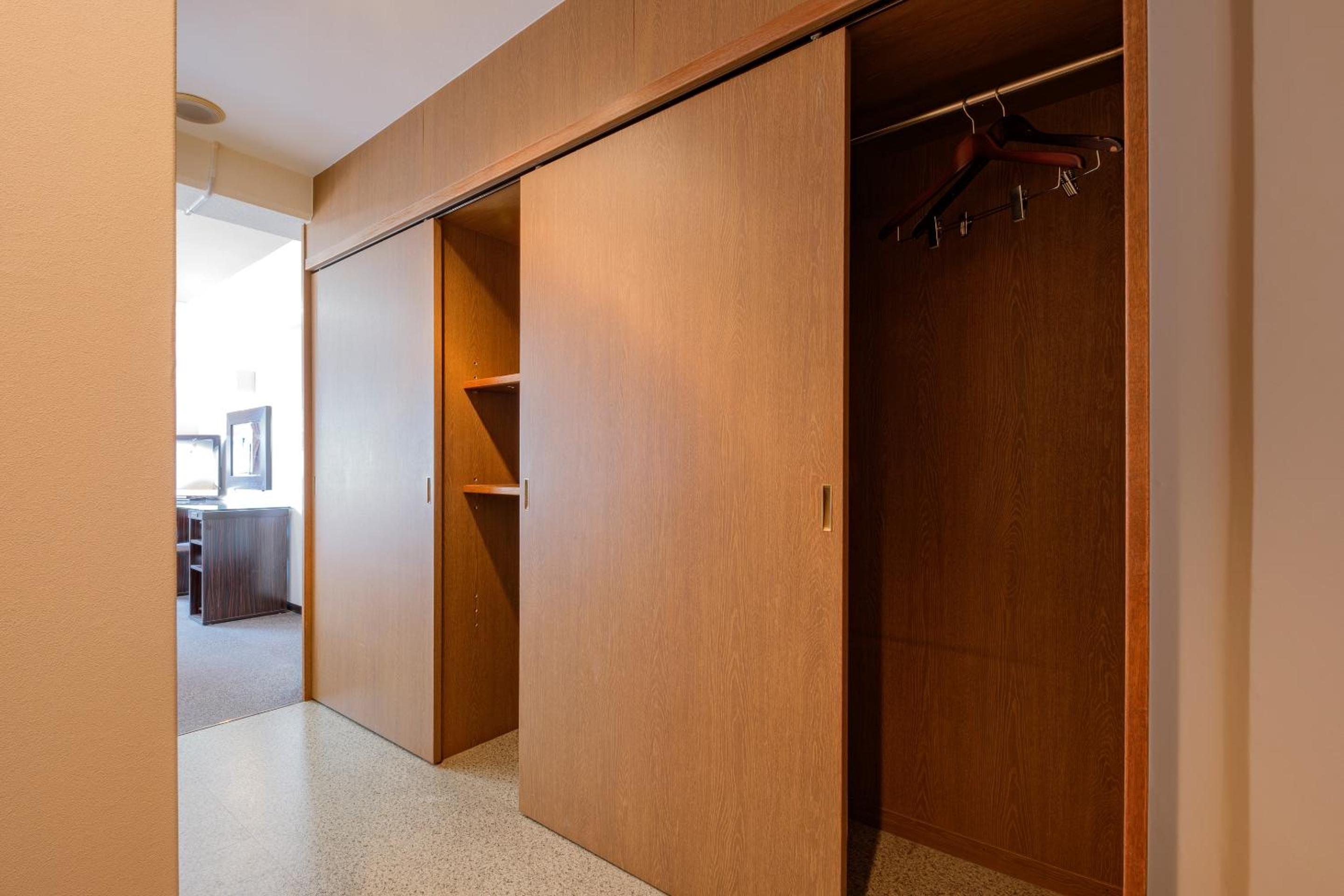 Standard Room (1 Double Bed and 1 Massage Chair) - Non-Smoking - Cleaning Fee Extra - No Cleaning for Consecutive Night Stays - Photo 5
