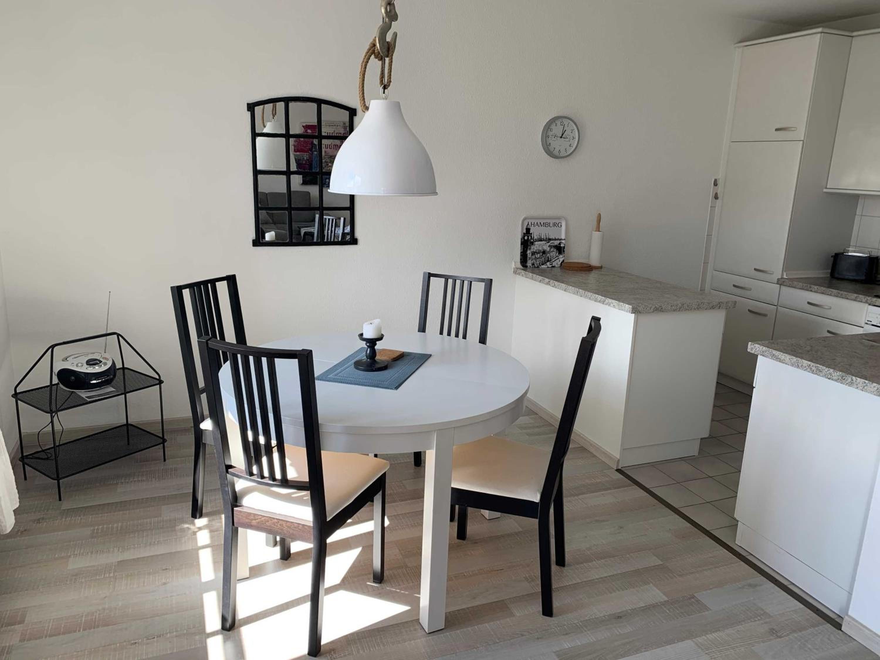 One-Bedroom Apartment with Terrace photo 3