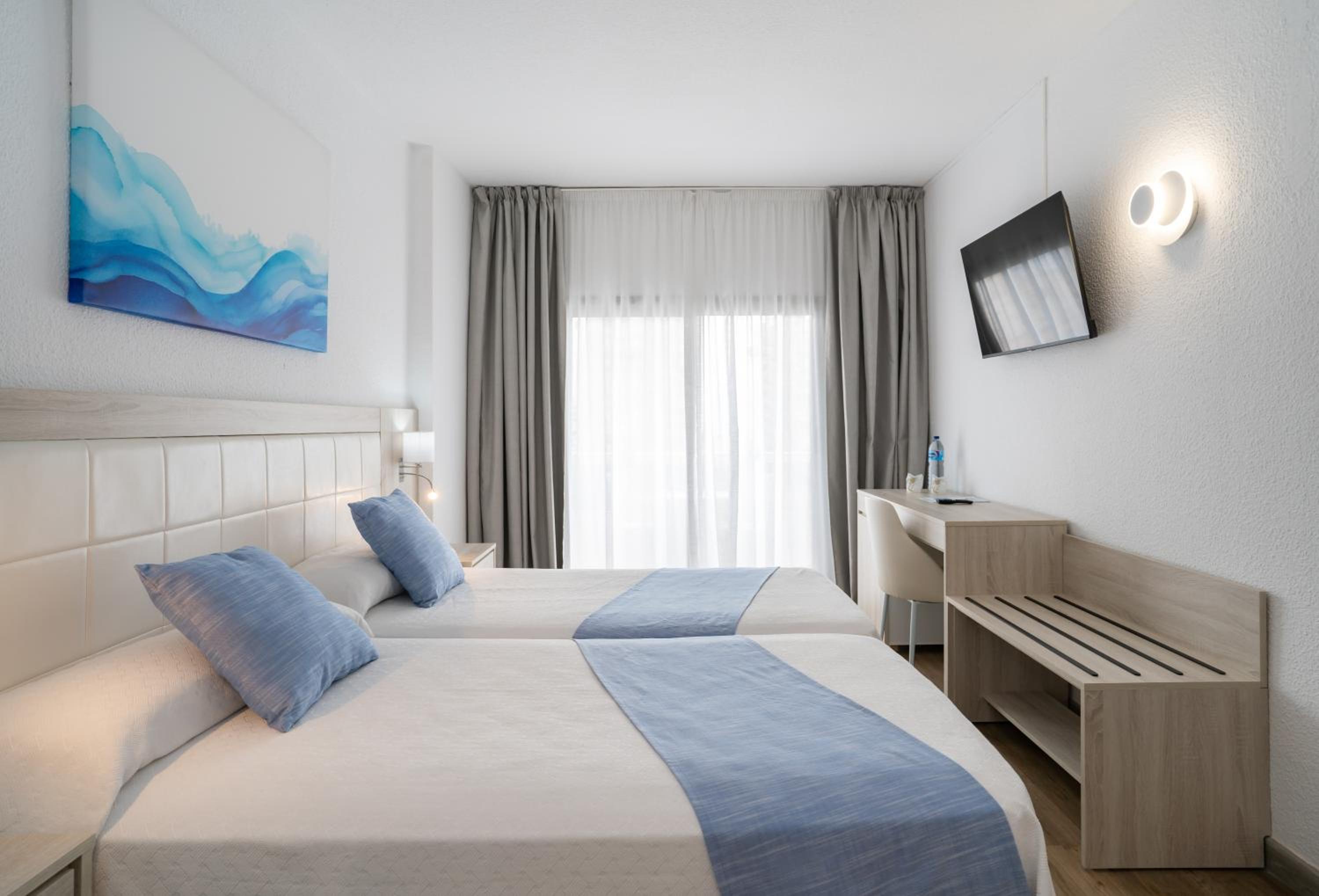 Superior Triple Room  (3 Adults) photo 3