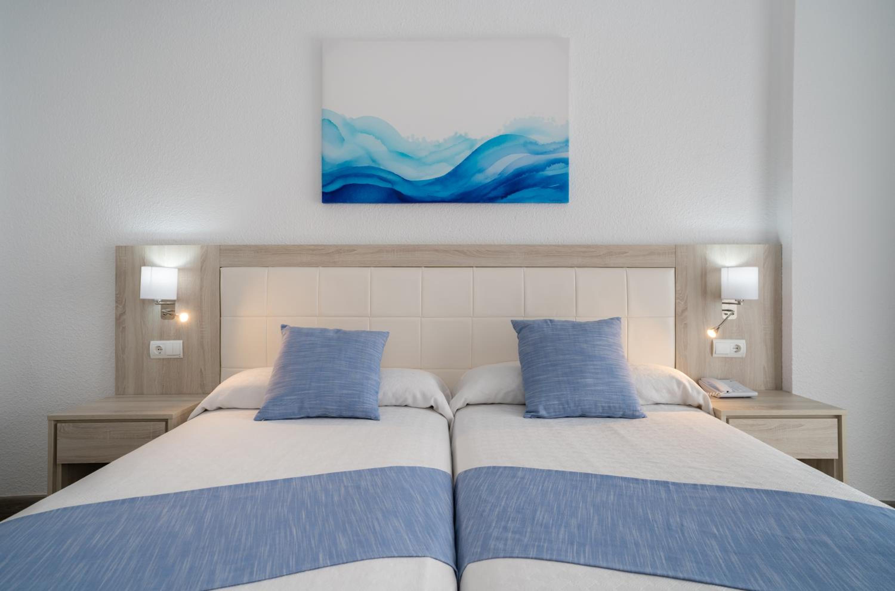 Superior Triple Room  (3 Adults) photo 2