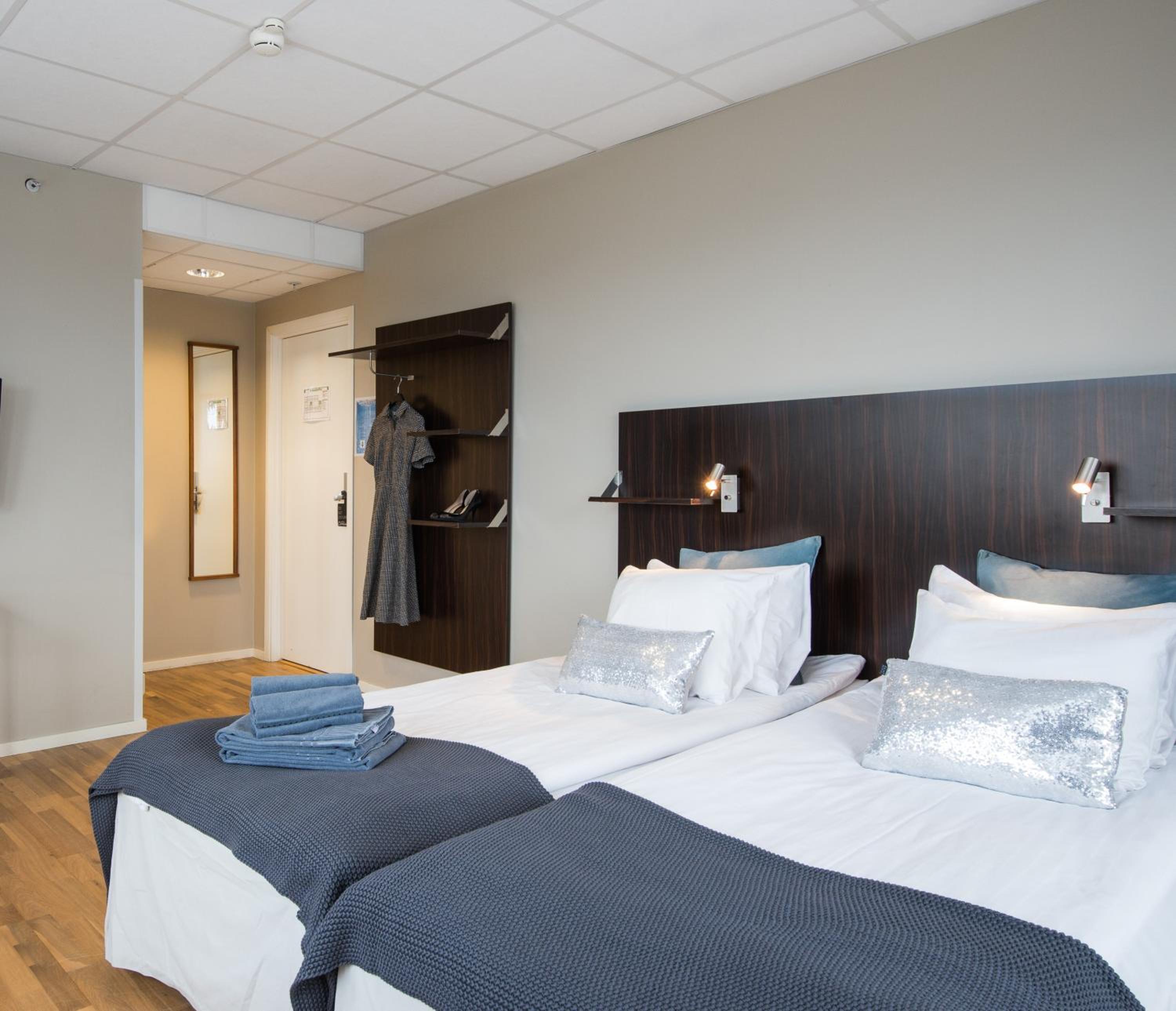 Medium Double Room - Photo 1