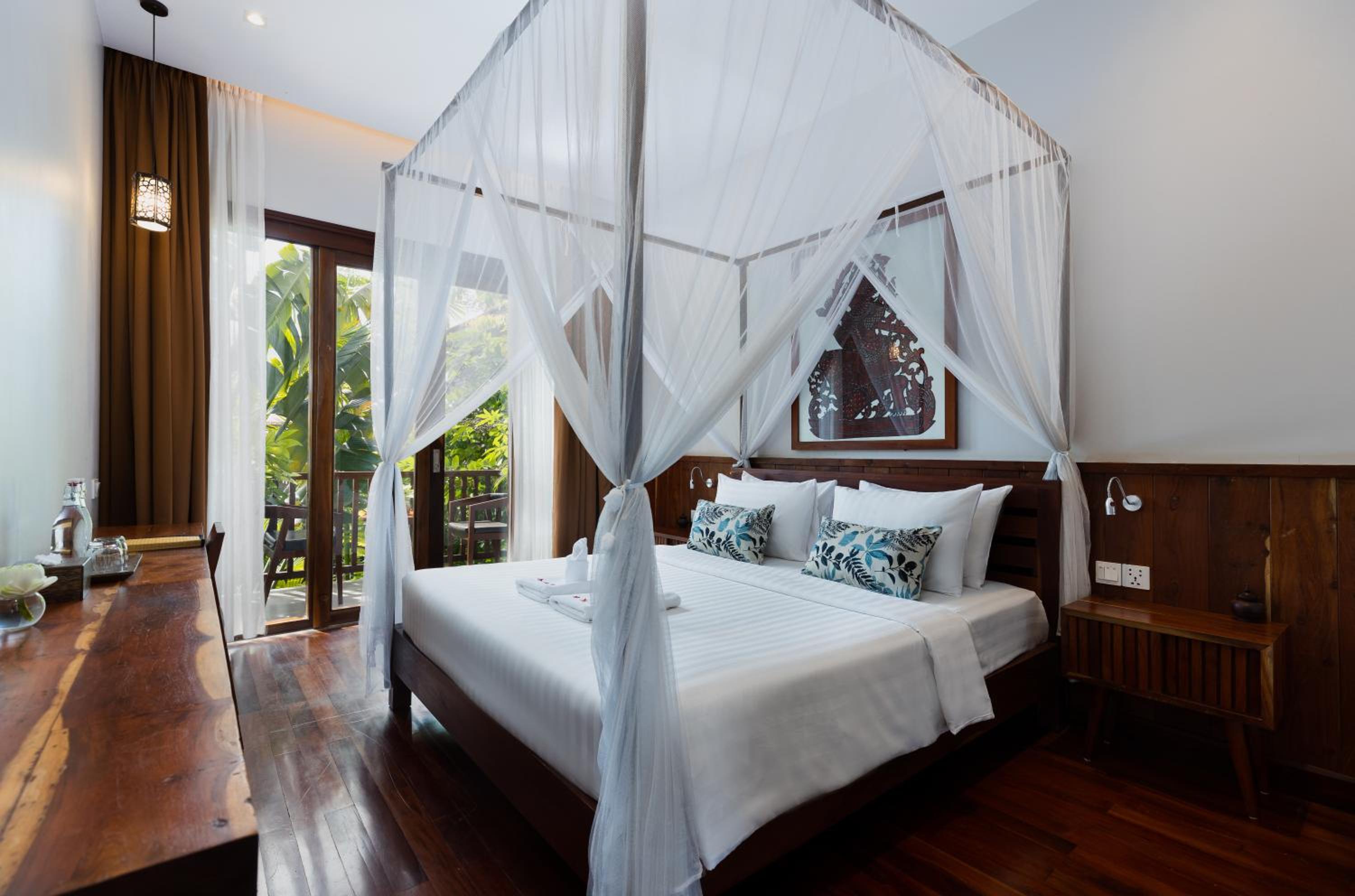 Spacious 2-Bedroom Villa with Pool View - Photo 8