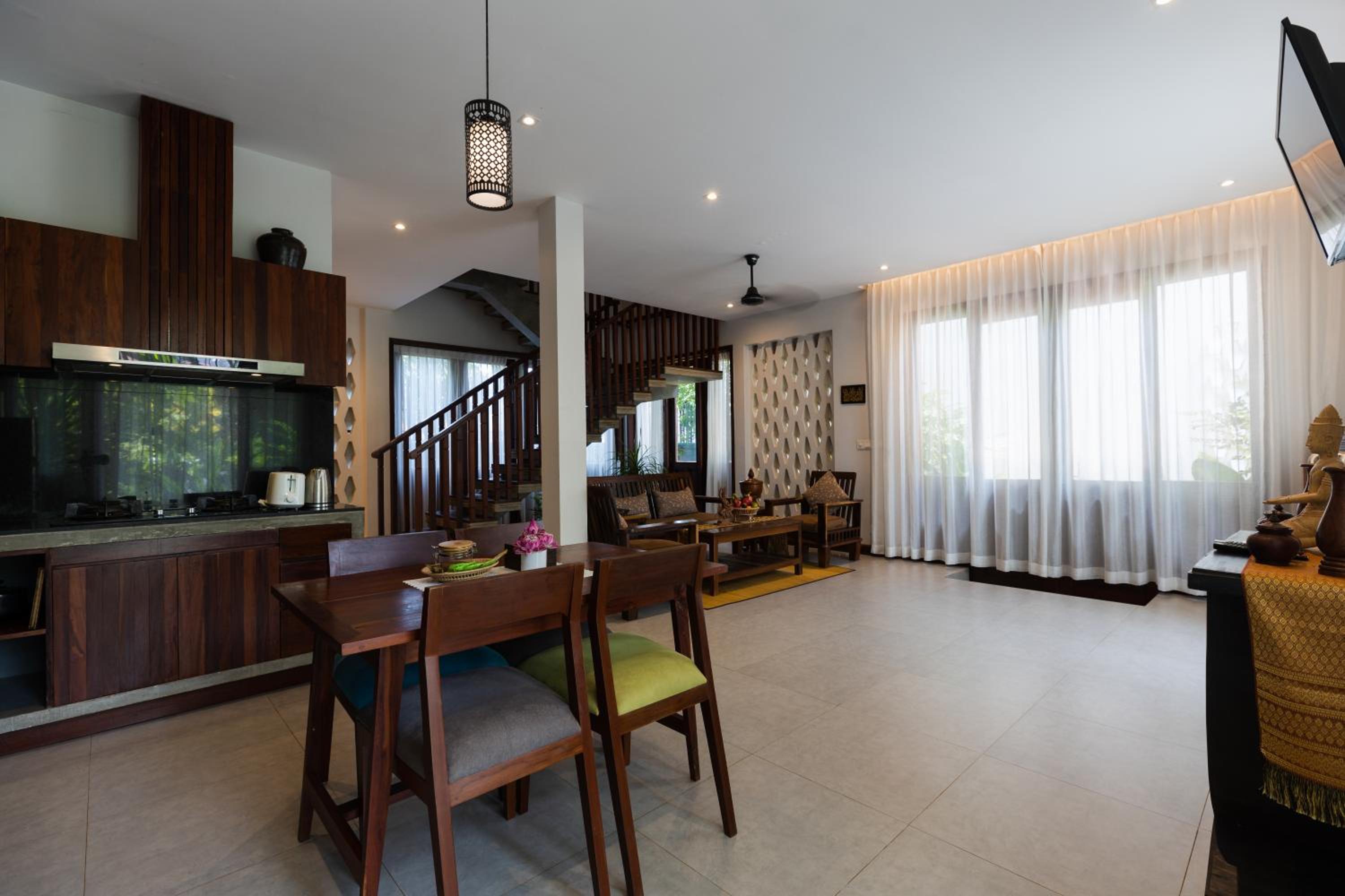 Spacious 2-Bedroom Villa with Pool View - Photo 11