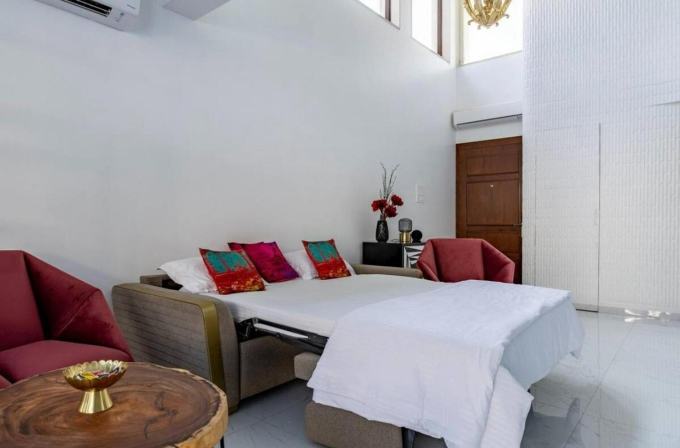 Three-Bedroom Villa photo 2