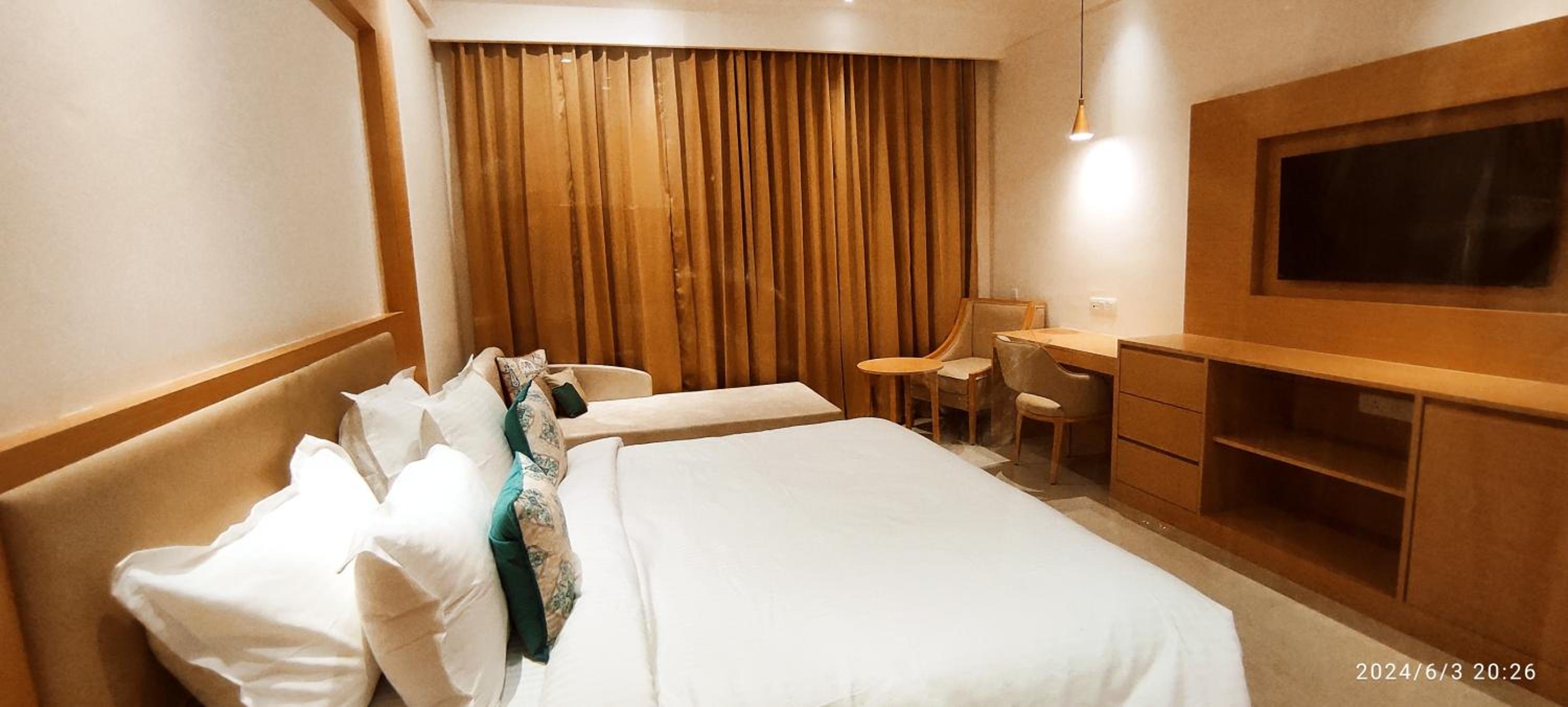 Standard Twin Room - Photo 4