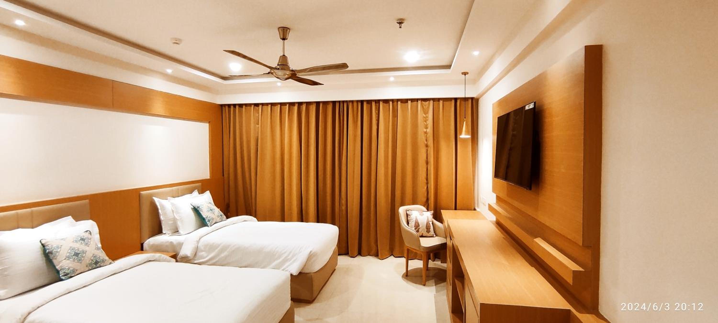 Standard Twin Room - Photo 2
