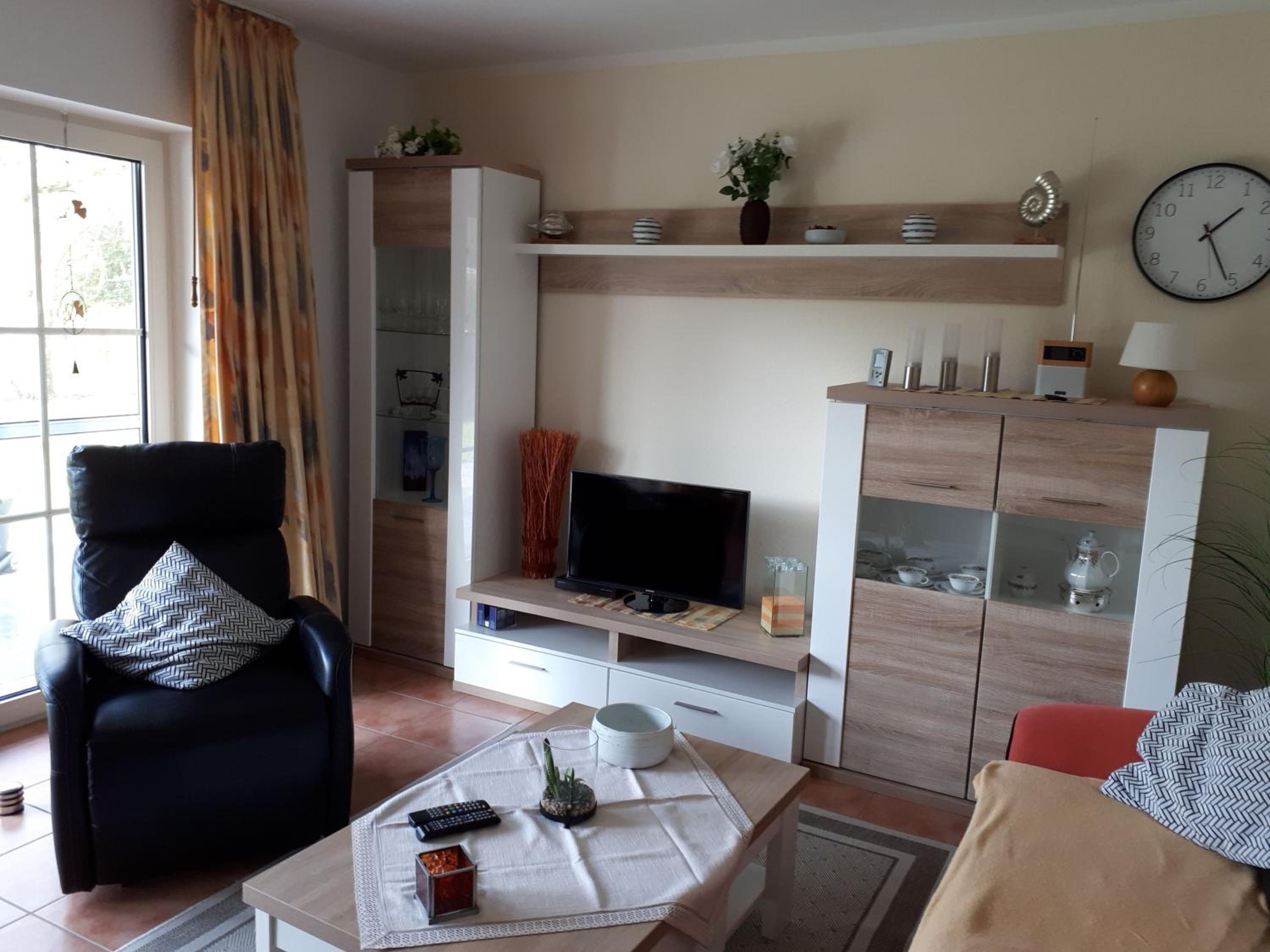 One-Bedroom Apartment with Terrace photo 1