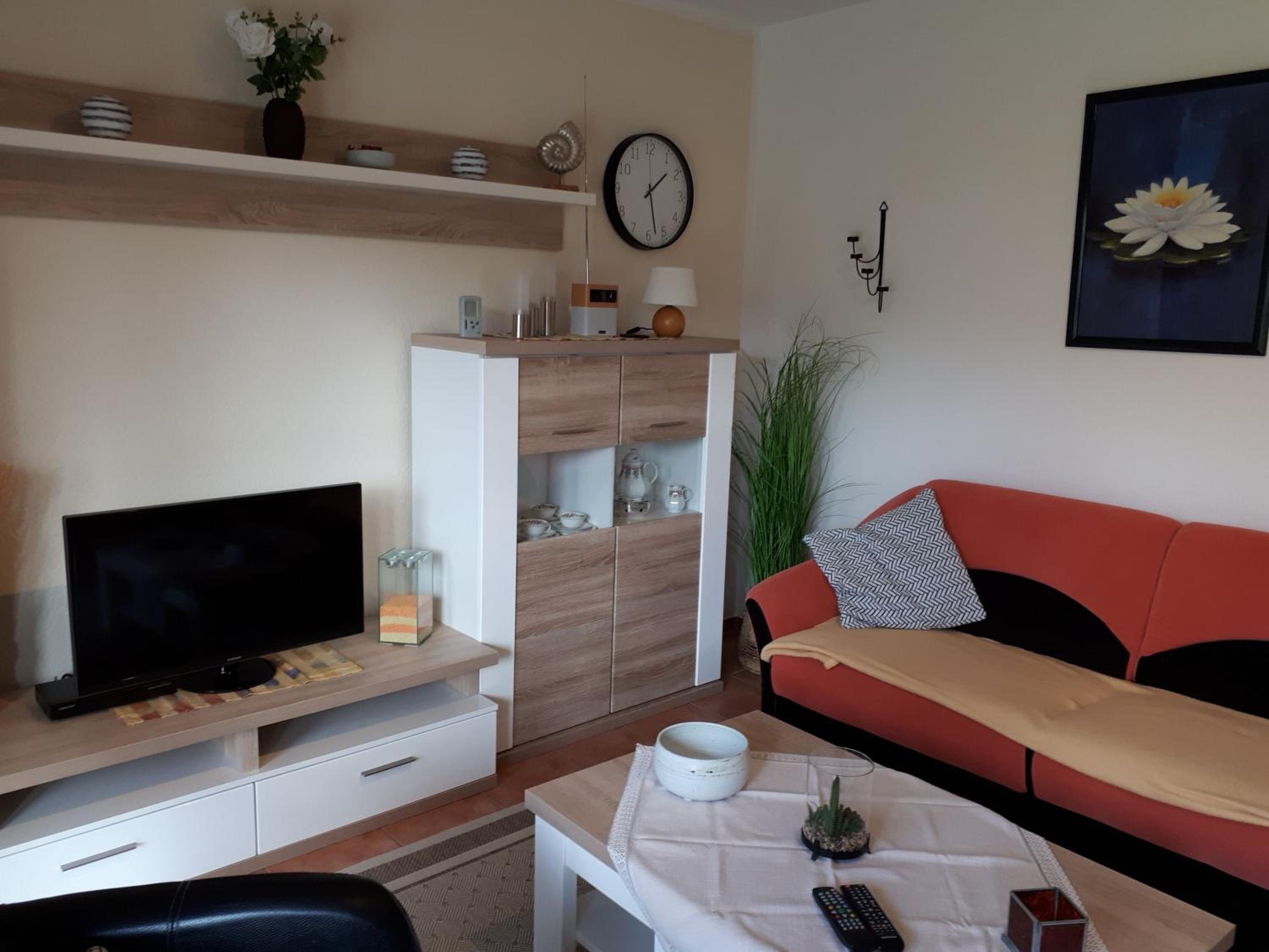 One-Bedroom Apartment with Terrace photo 2