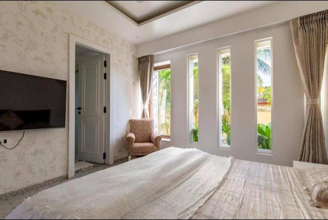 Three-Bedroom Villa photo 2
