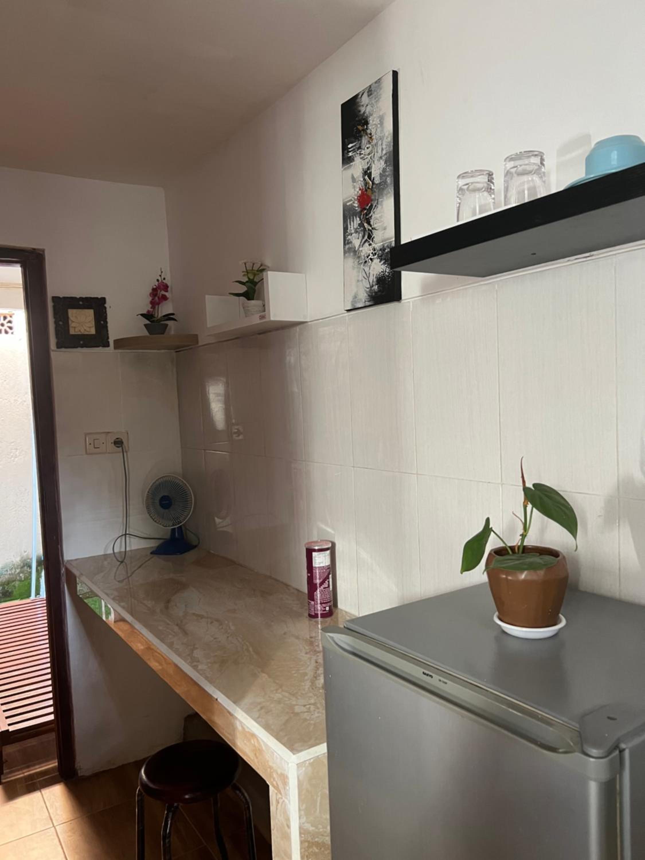 One-Bedroom House - Photo 8