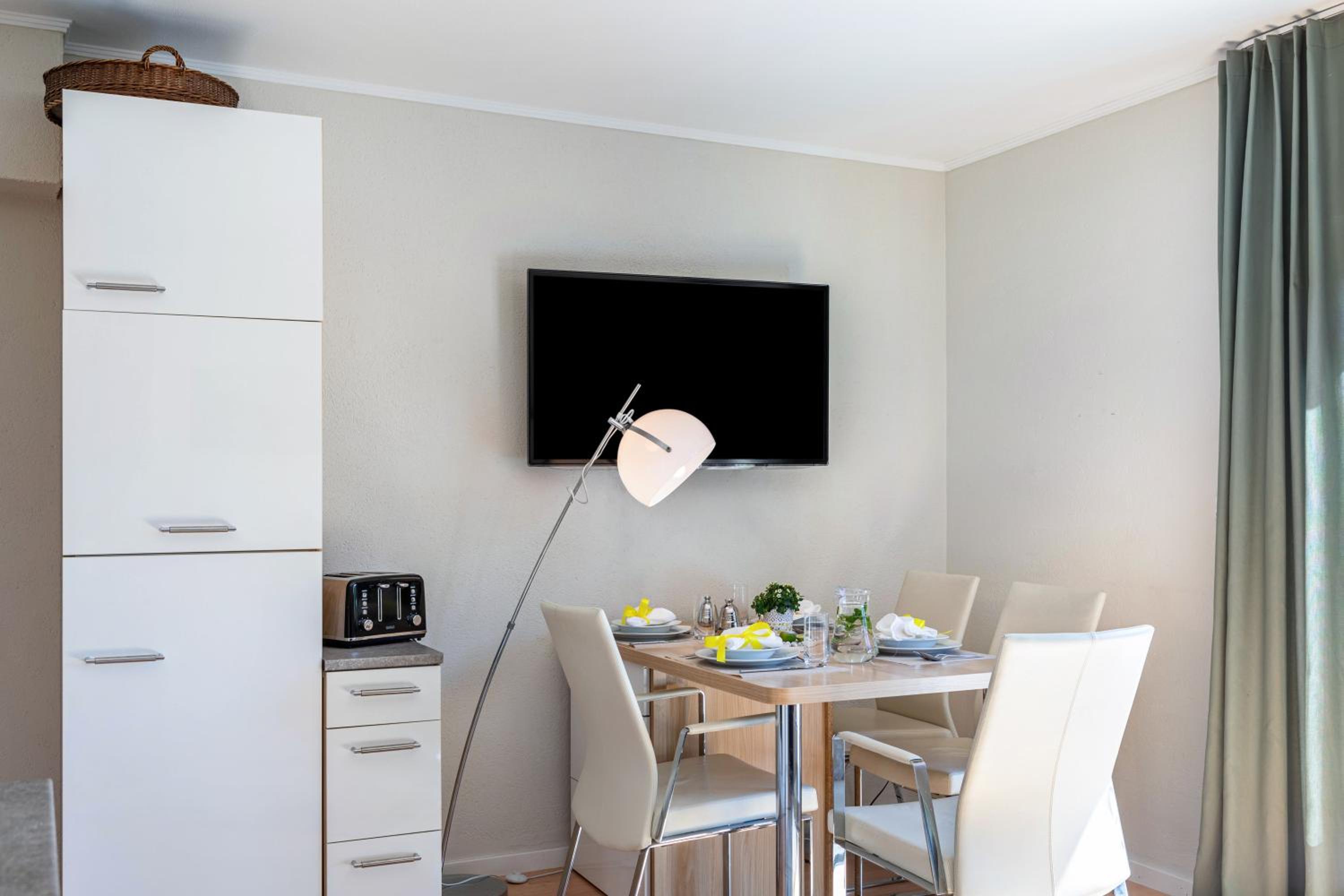 One-Bedroom Apartment with Garden View photo 2