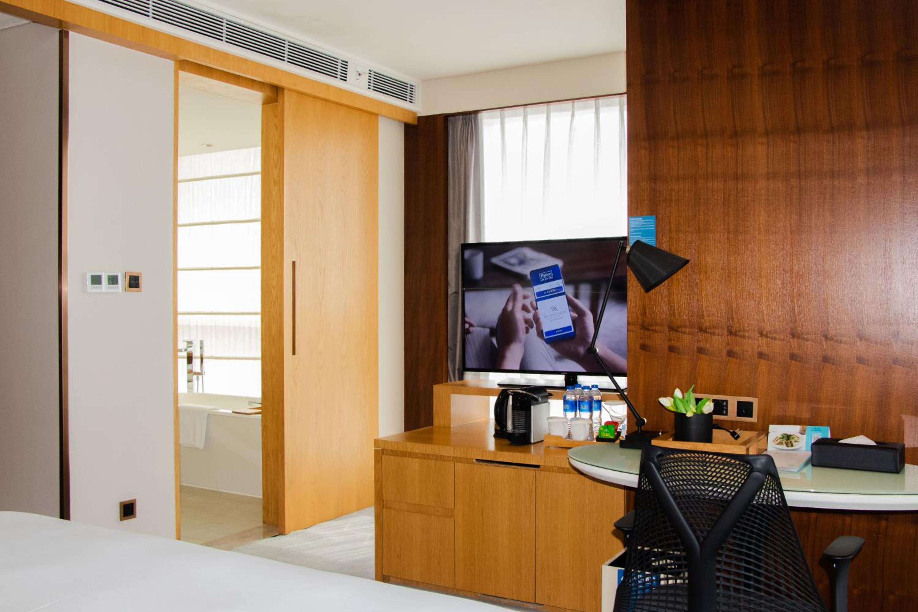 Premium King Room - Photo 1