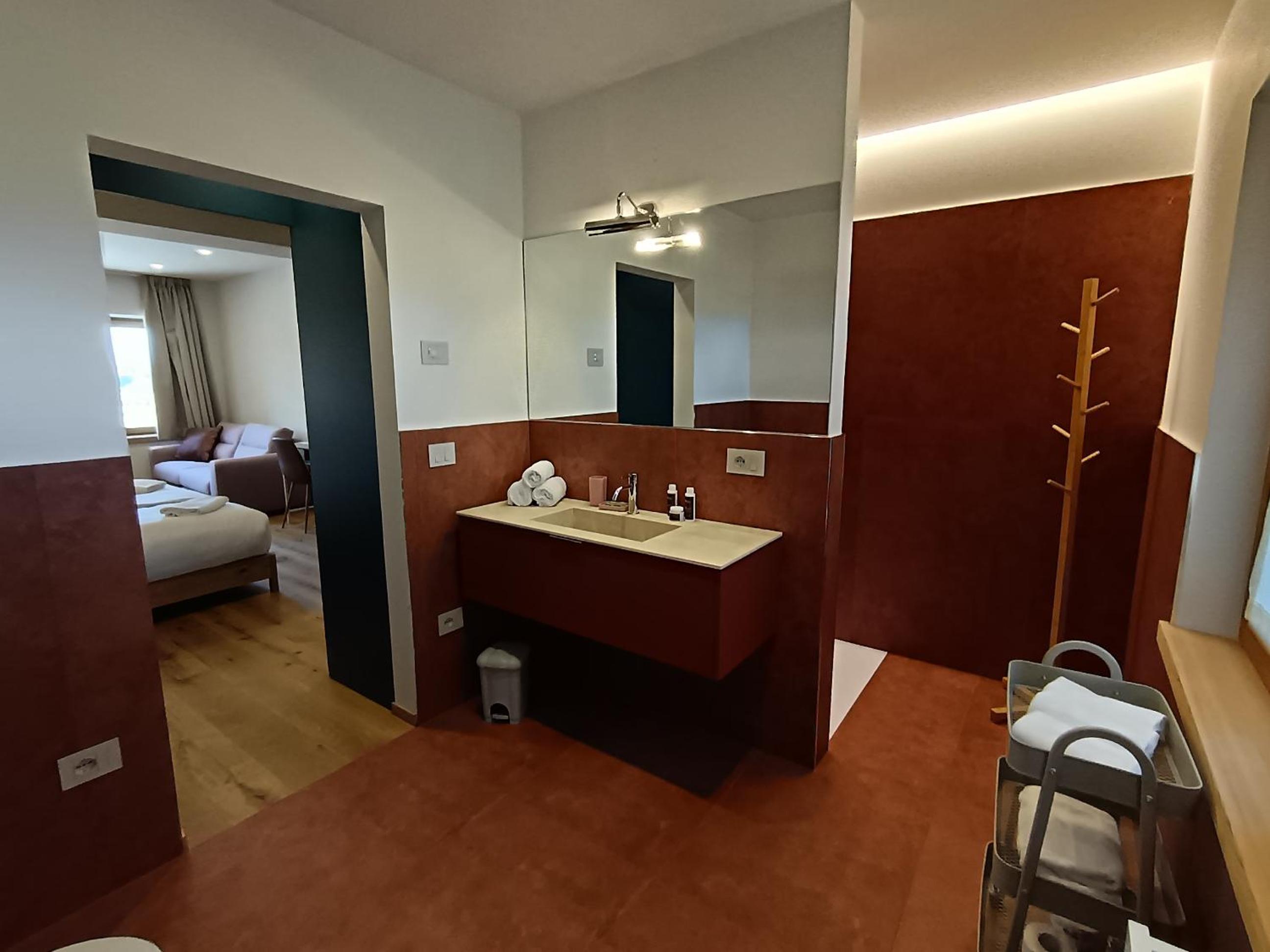 Large Double or Twin Room photo 3
