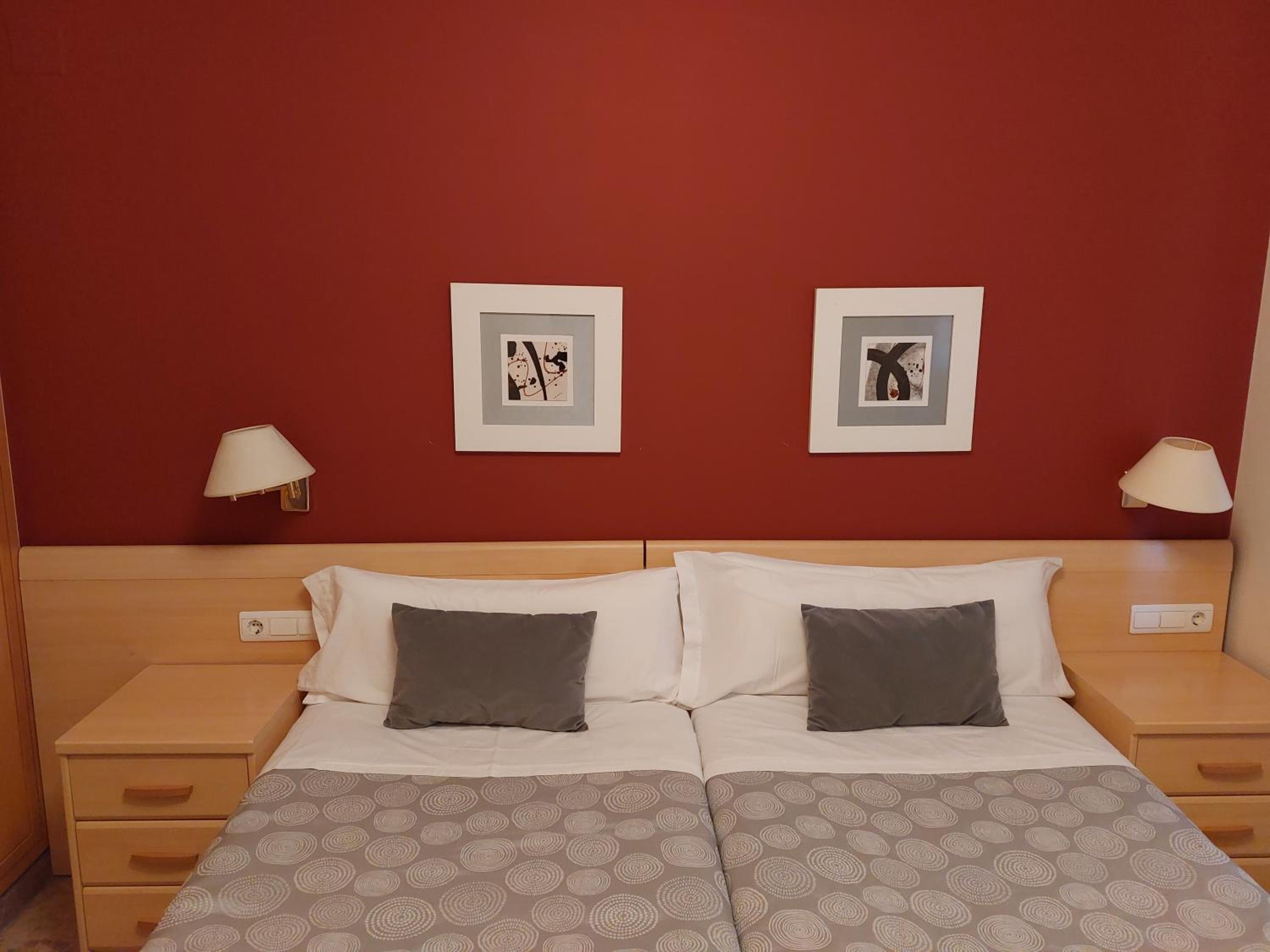 Two-Bedroom Apartment (6 Adults) - Photo 5