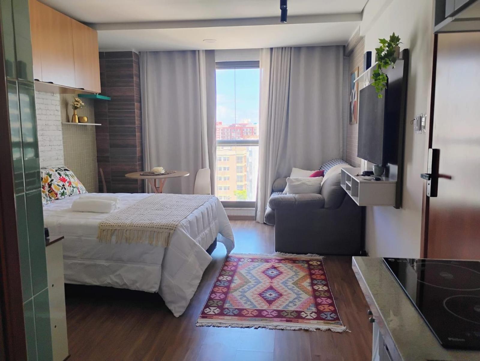 One-Bedroom Apartment photo 1