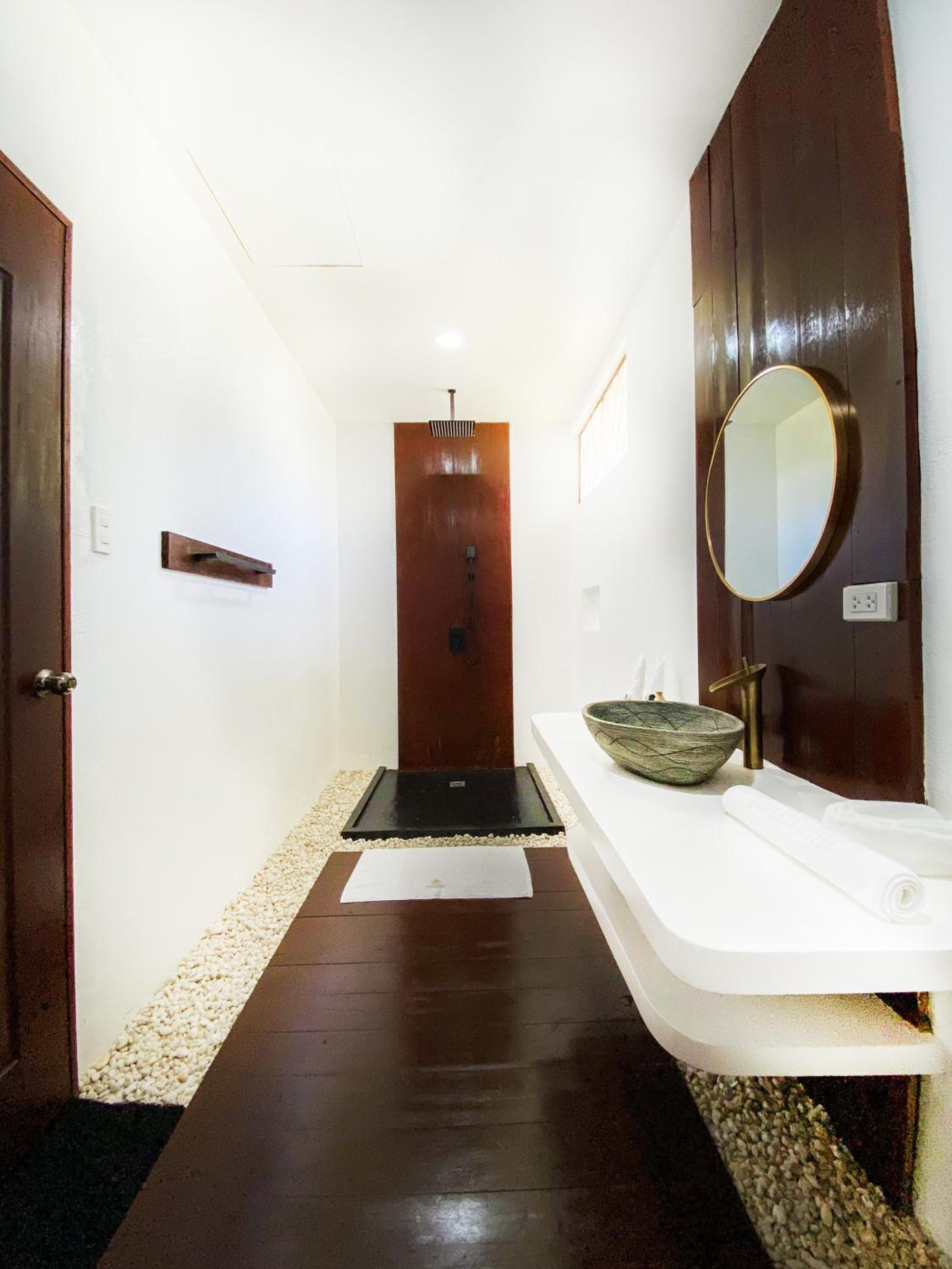 Deluxe Double or Twin Room with Balcony - Photo 4