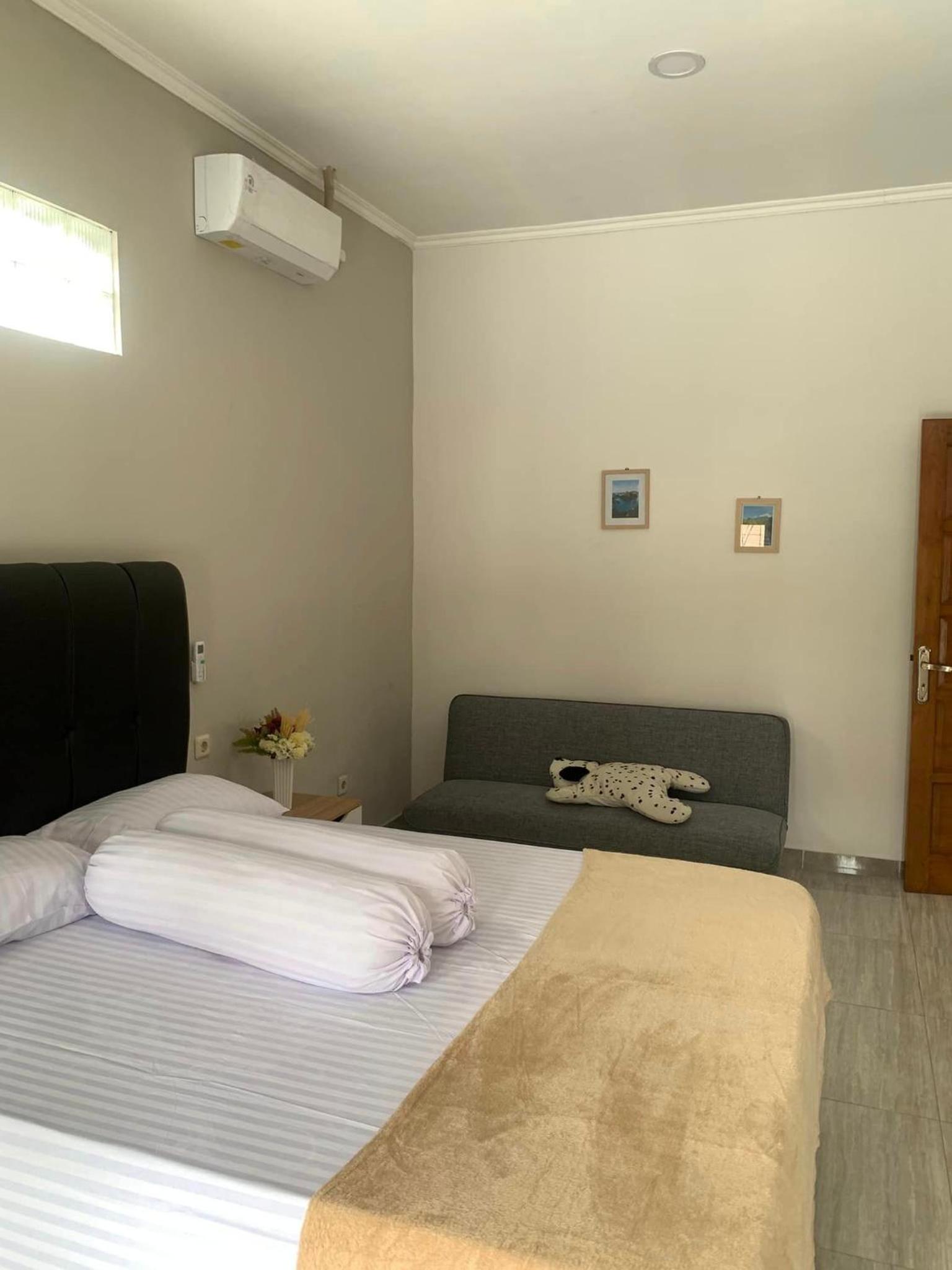 Deluxe Double Room (2 Adults + 1 Child) photo 3