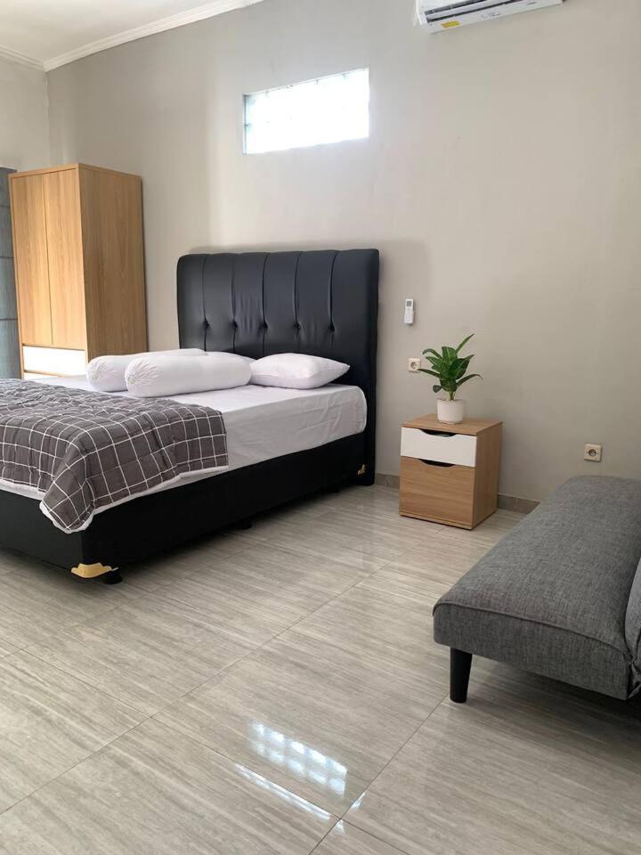 Deluxe Double Room (2 Adults + 1 Child) photo 2
