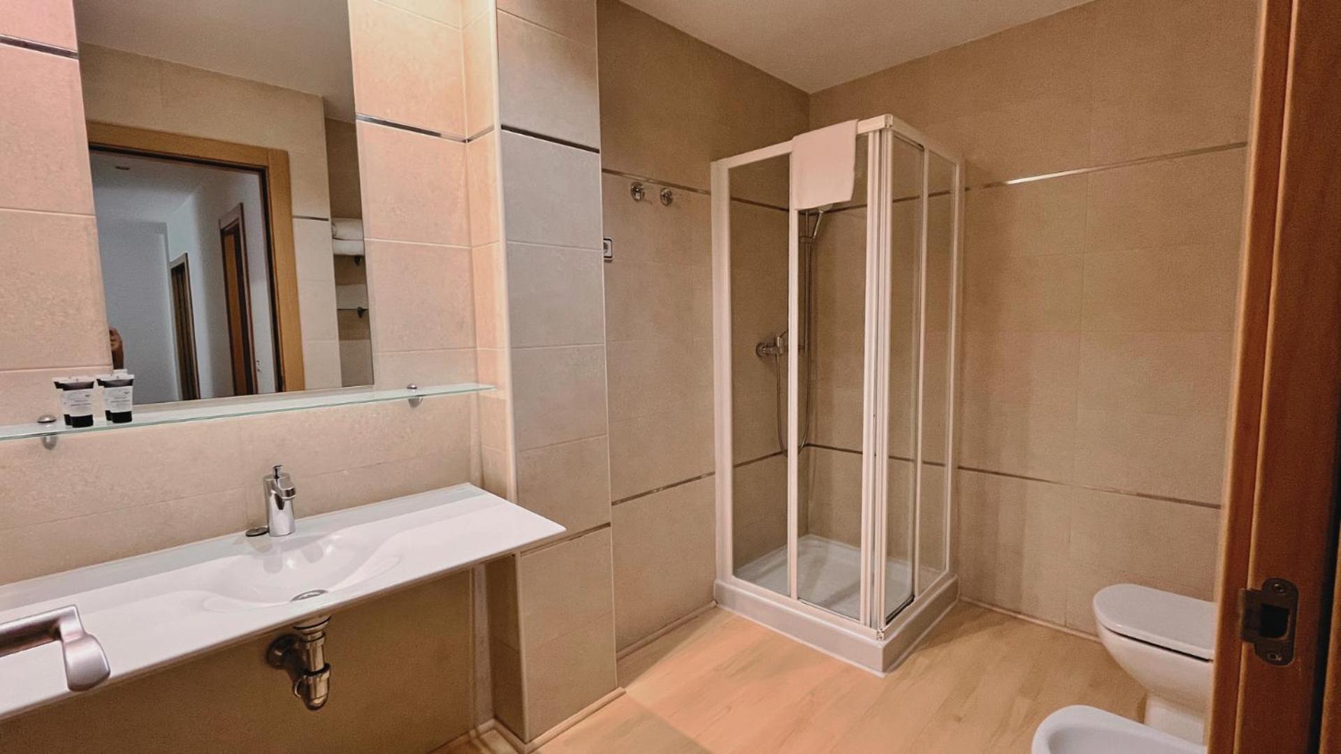 Standard Apartment - Photo 4