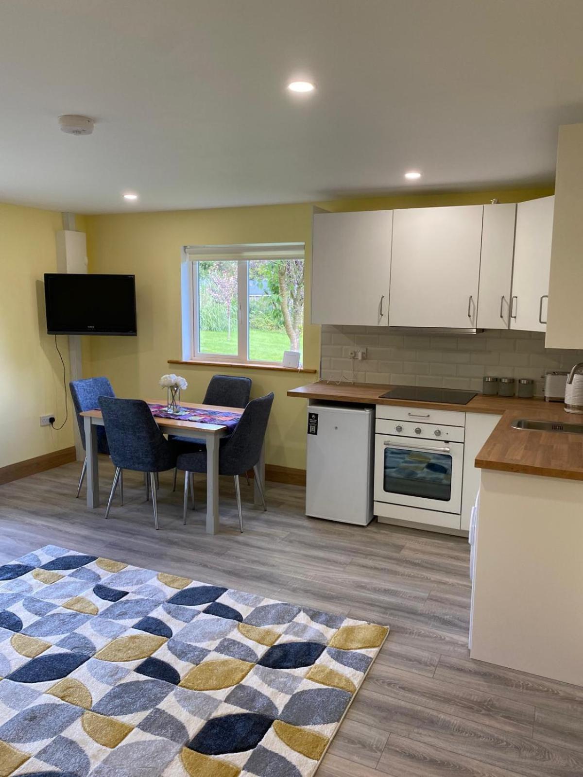 One-Bedroom House photo 2
