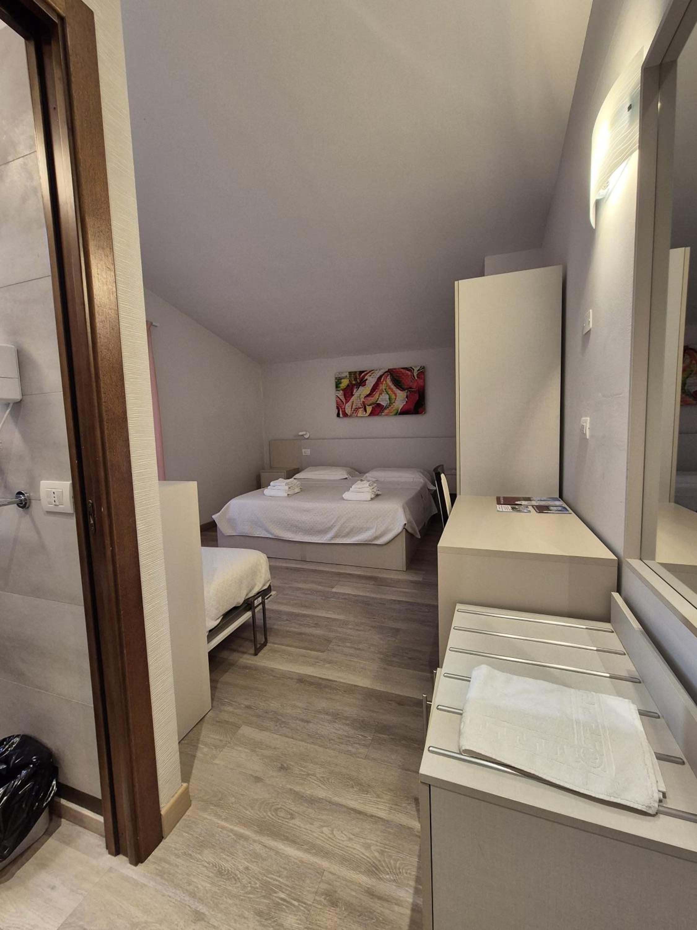 Triple Room - Photo 8