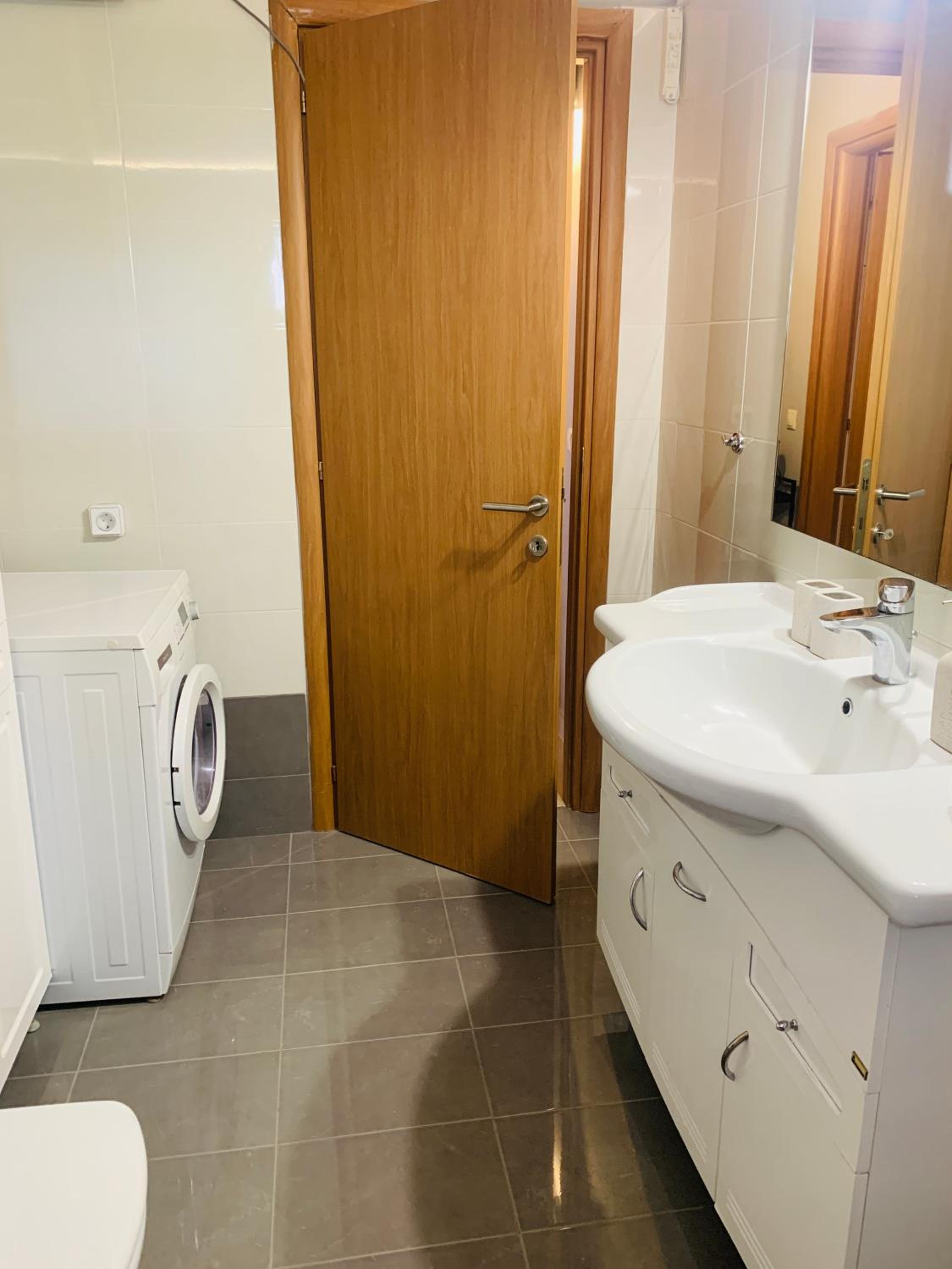 Deluxe Junior Suite - Photo 15