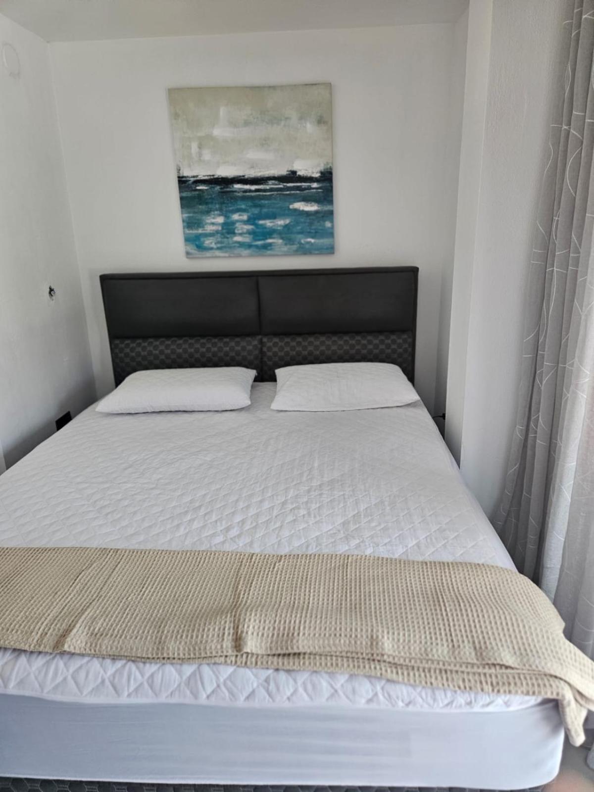 Three-Bedroom Villa photo 1