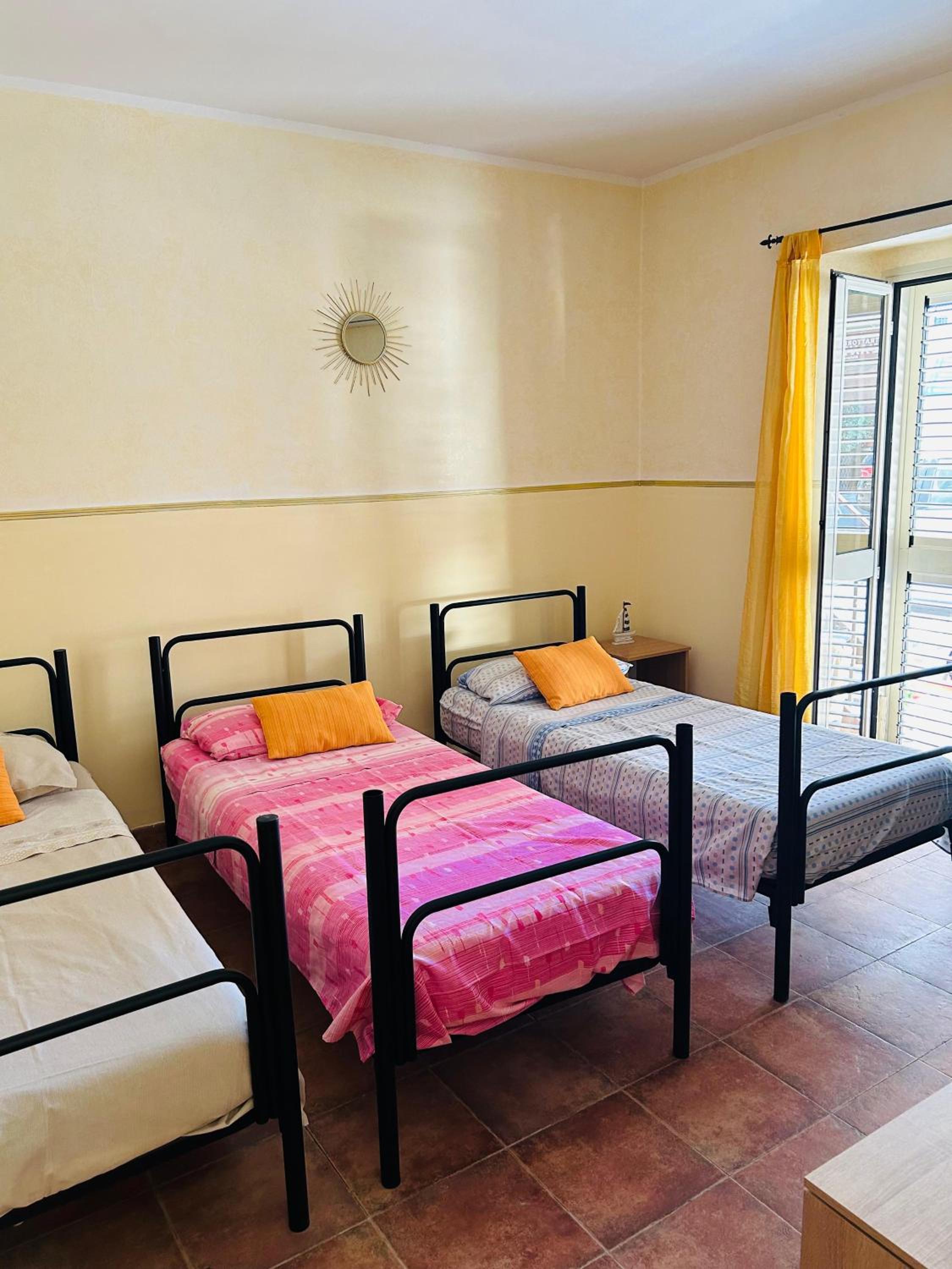 Basic Triple Room photo 3