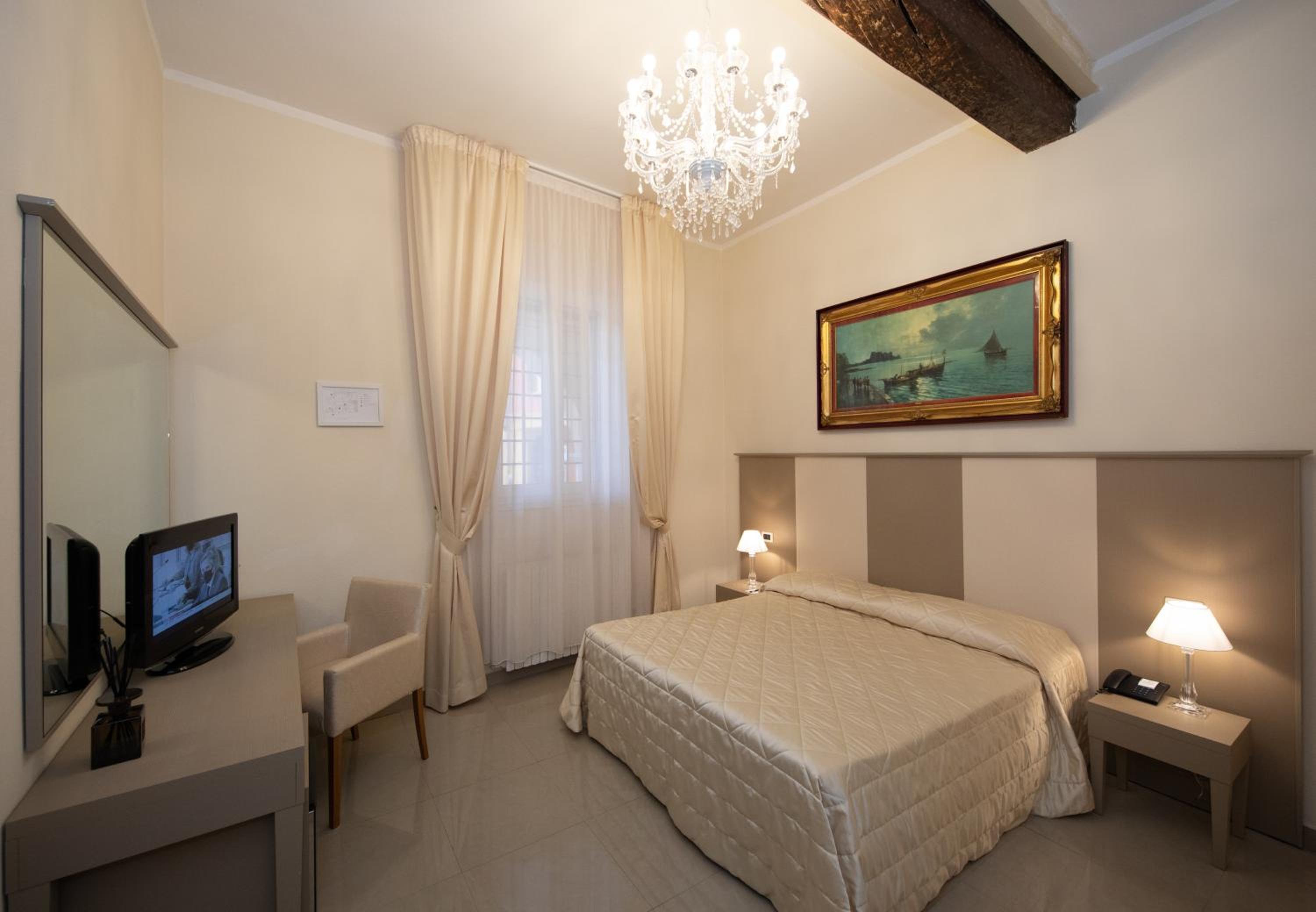 Superior Double Room - Photo 11