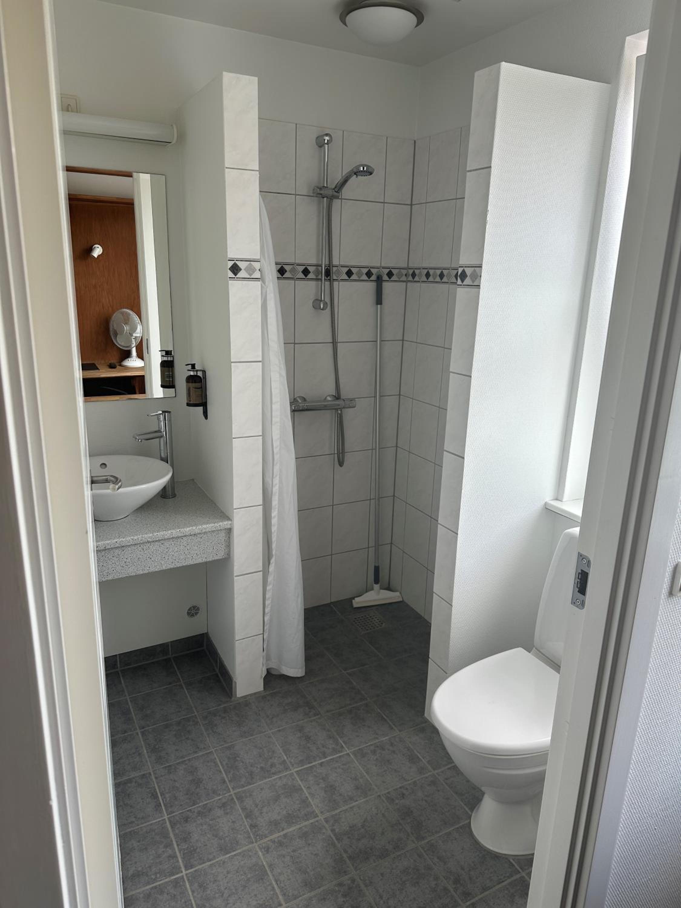Single Room photo 3