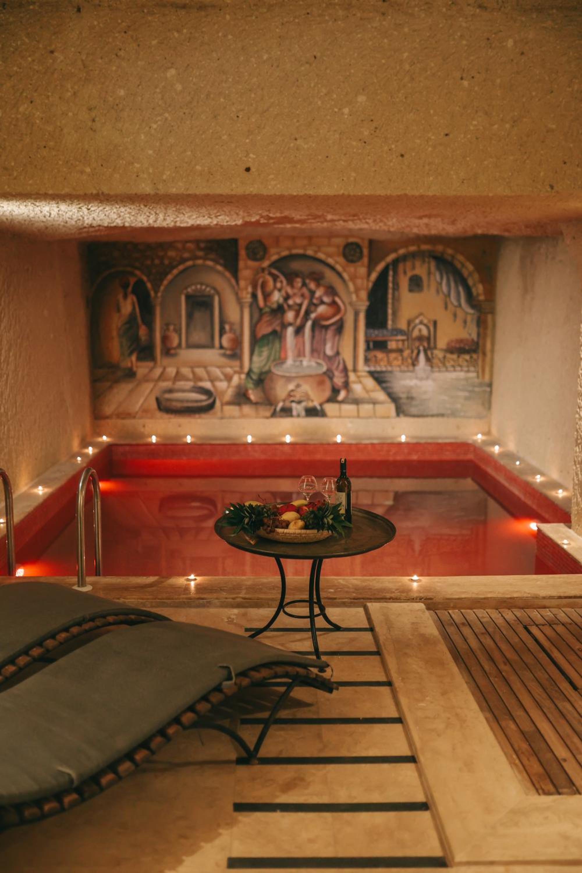 Suite with Private Pool - Photo 7