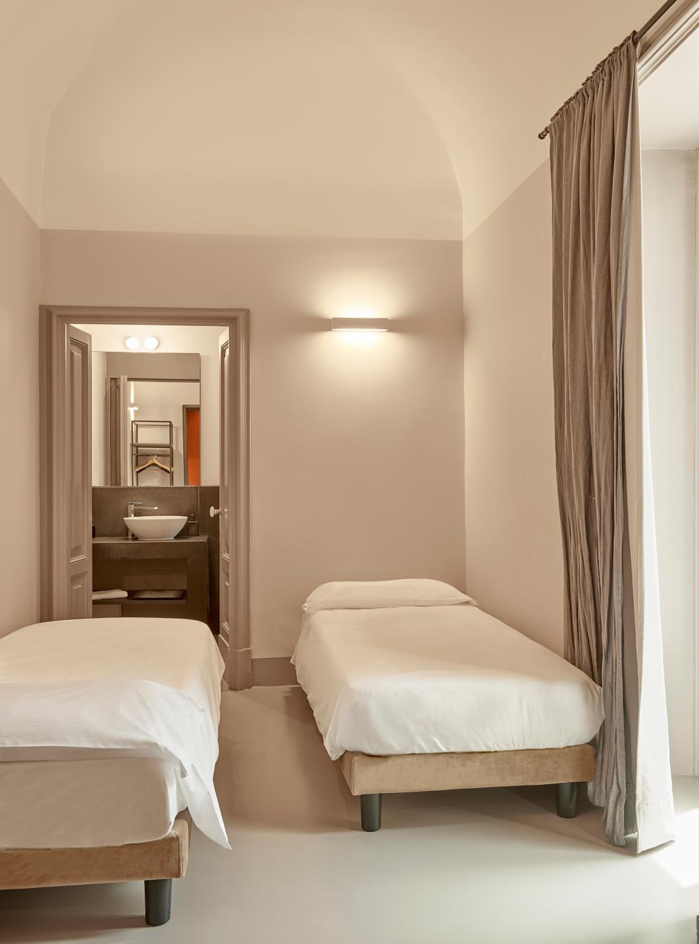Two-Bedroom Apartment - Photo 4