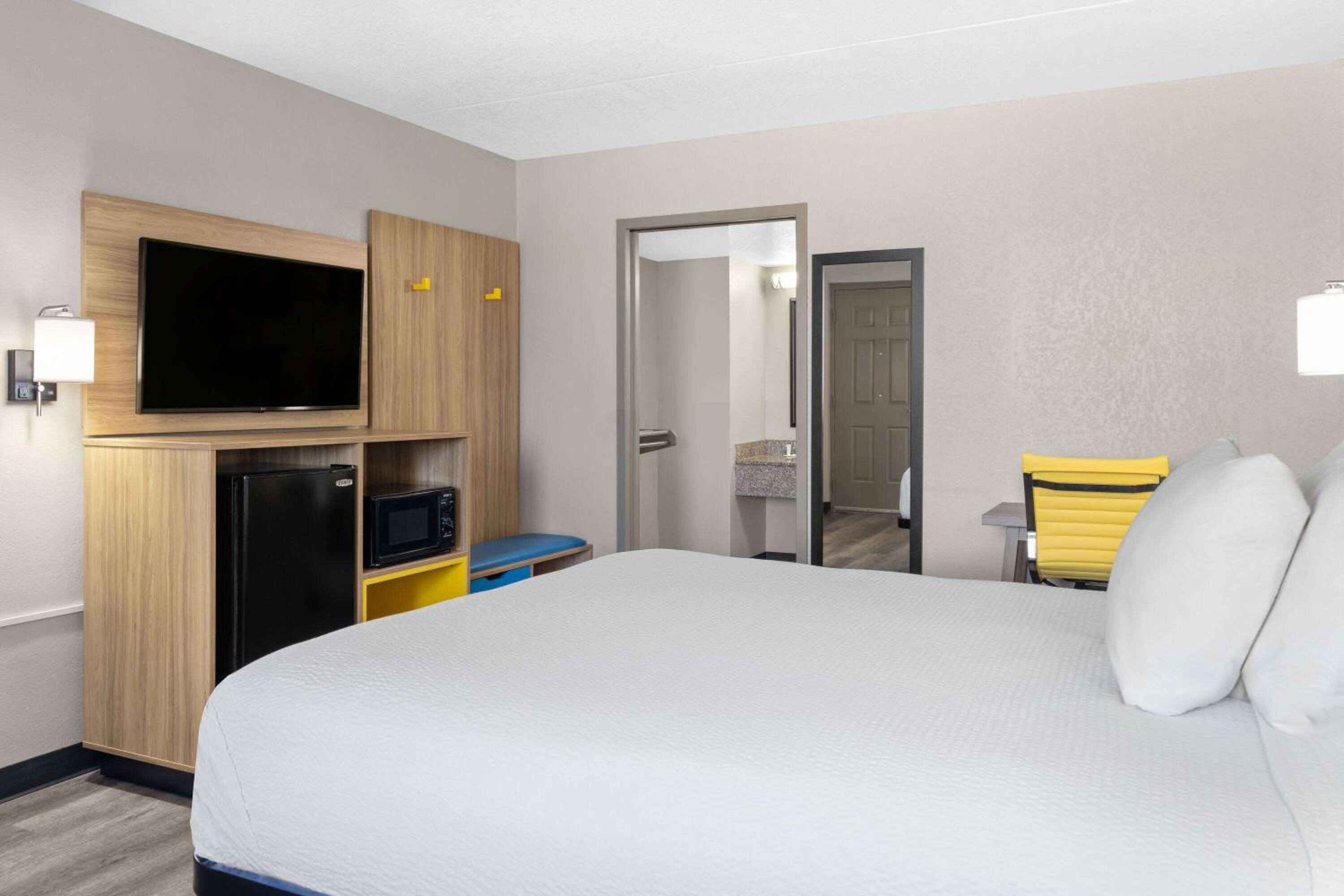 Queen Room - Disability Access/Smoking