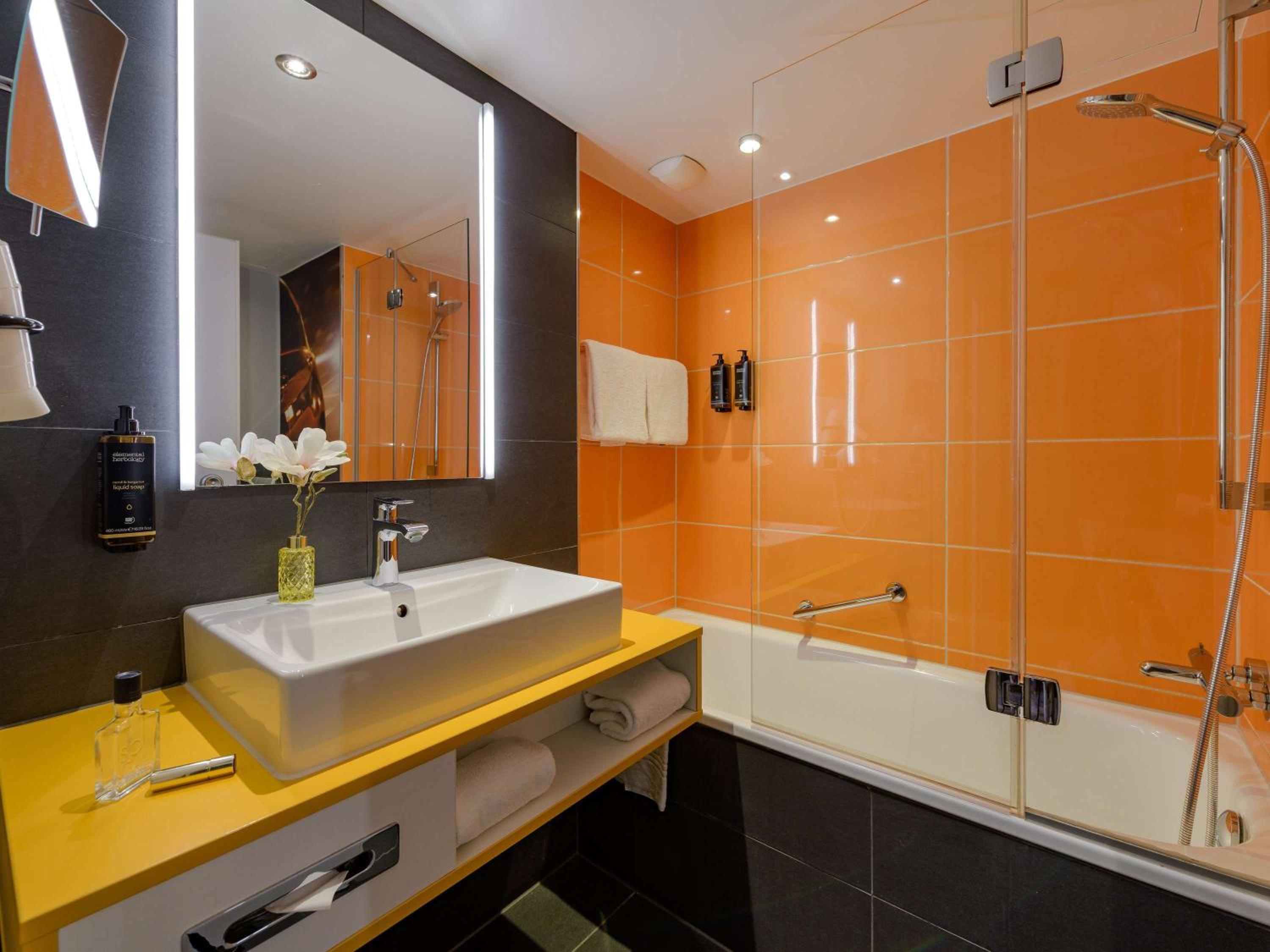 Standard Twin Room - Photo 2
