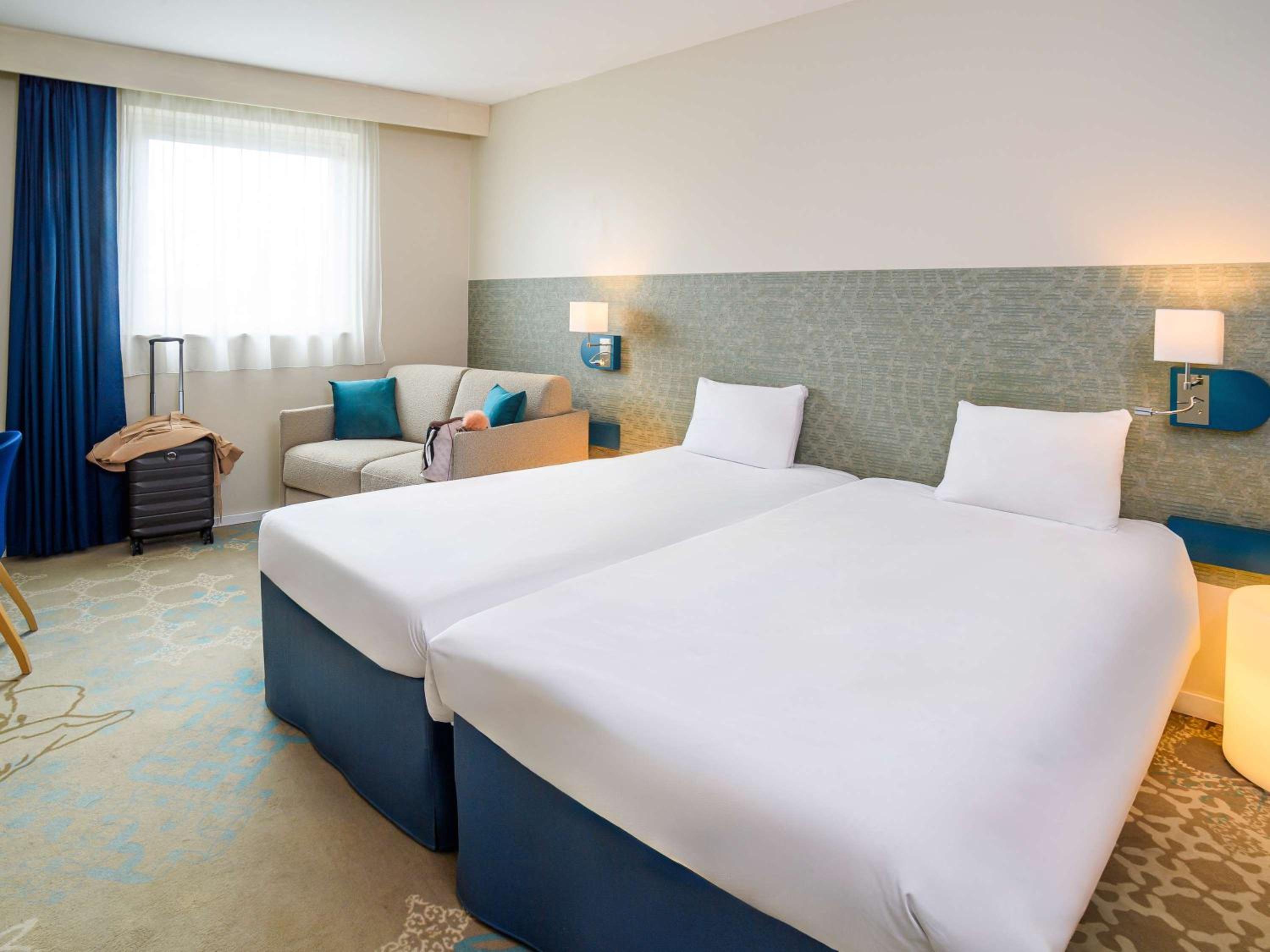 Standard Twin Room with Sofa - Photo 1