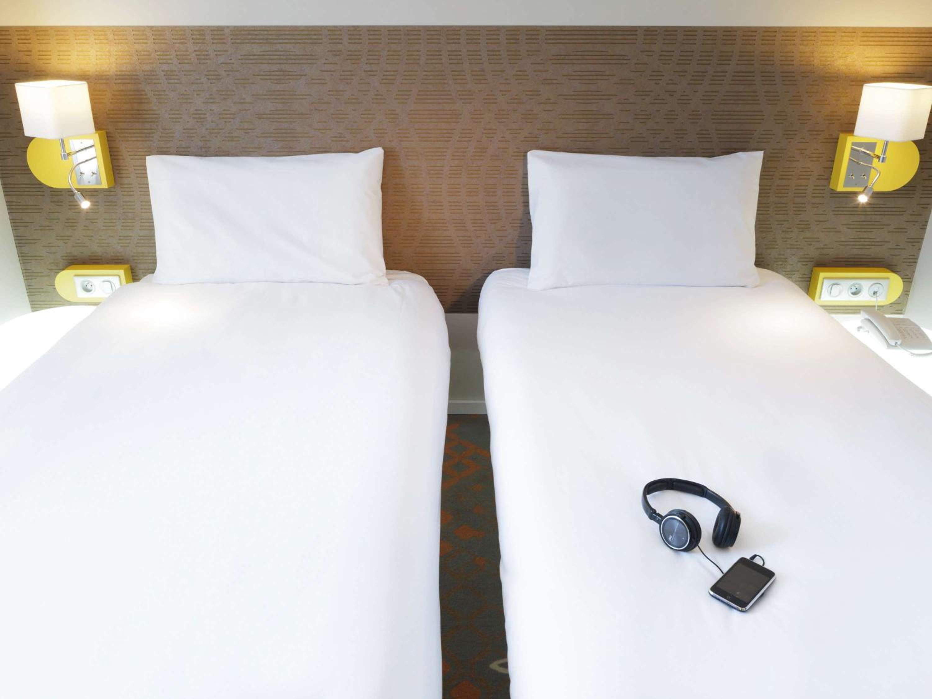 Standard Twin Room - Photo 2