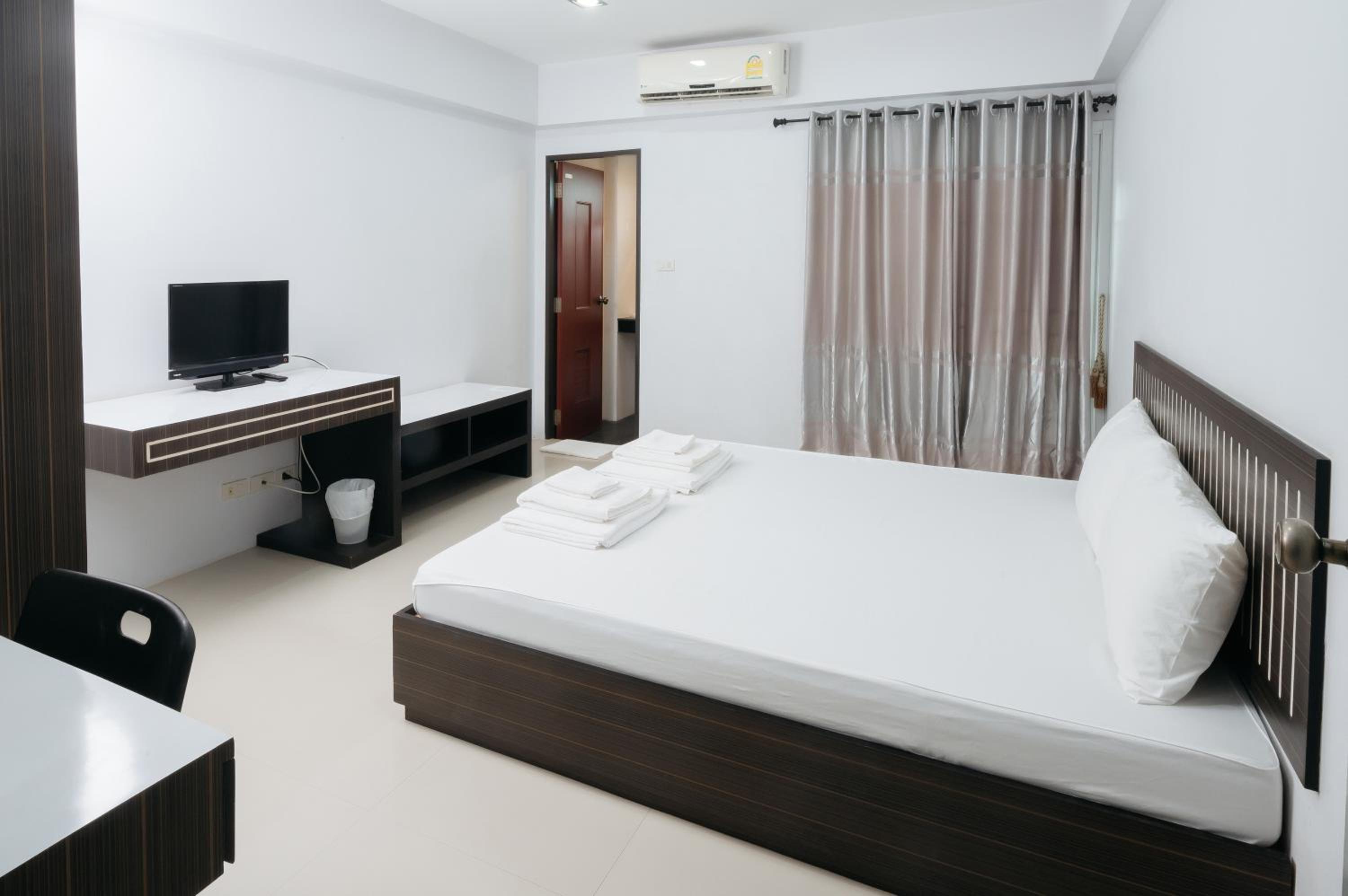 Standard Double Room - Photo 6