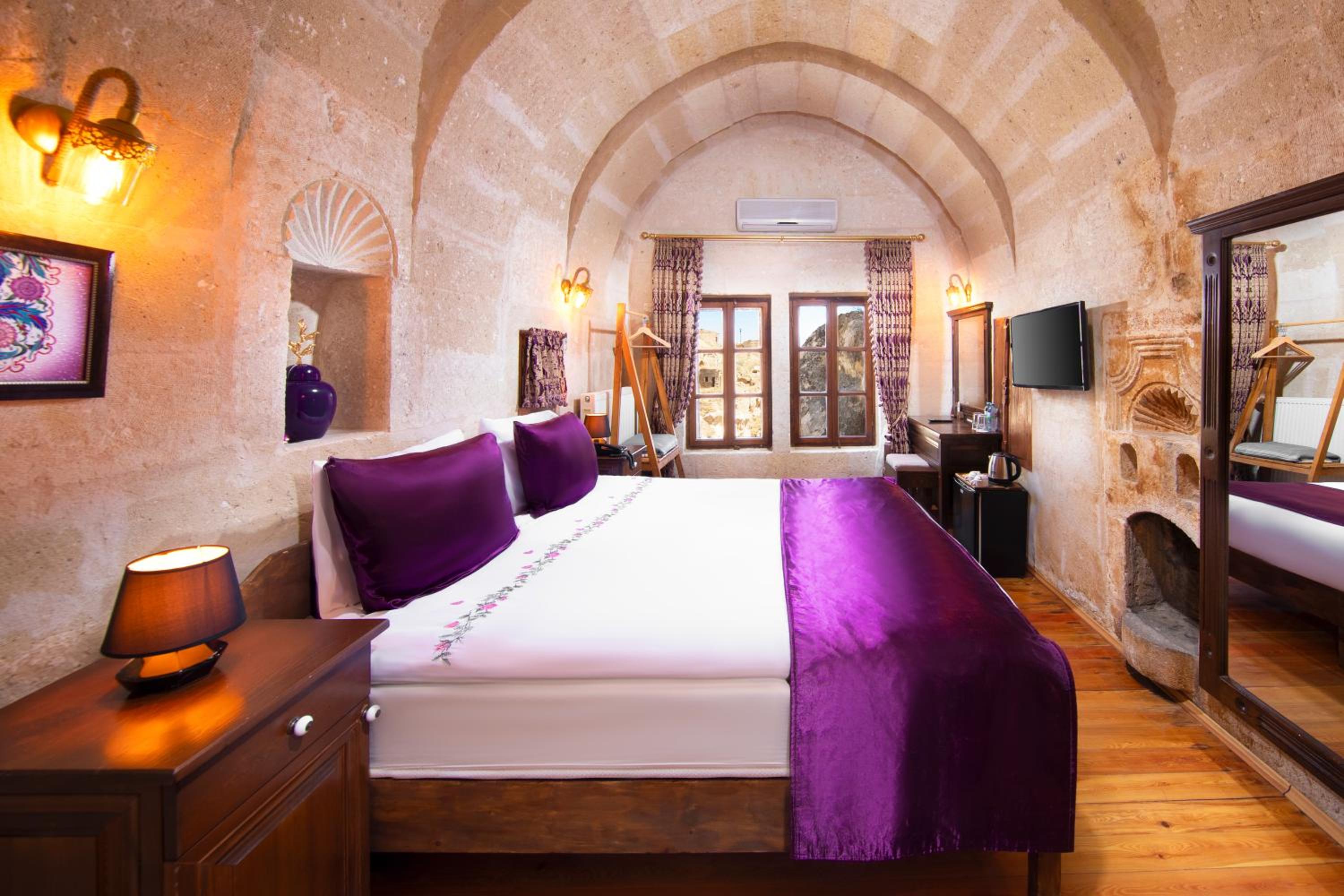 Deluxe Double Room with Castle View - Photo 7