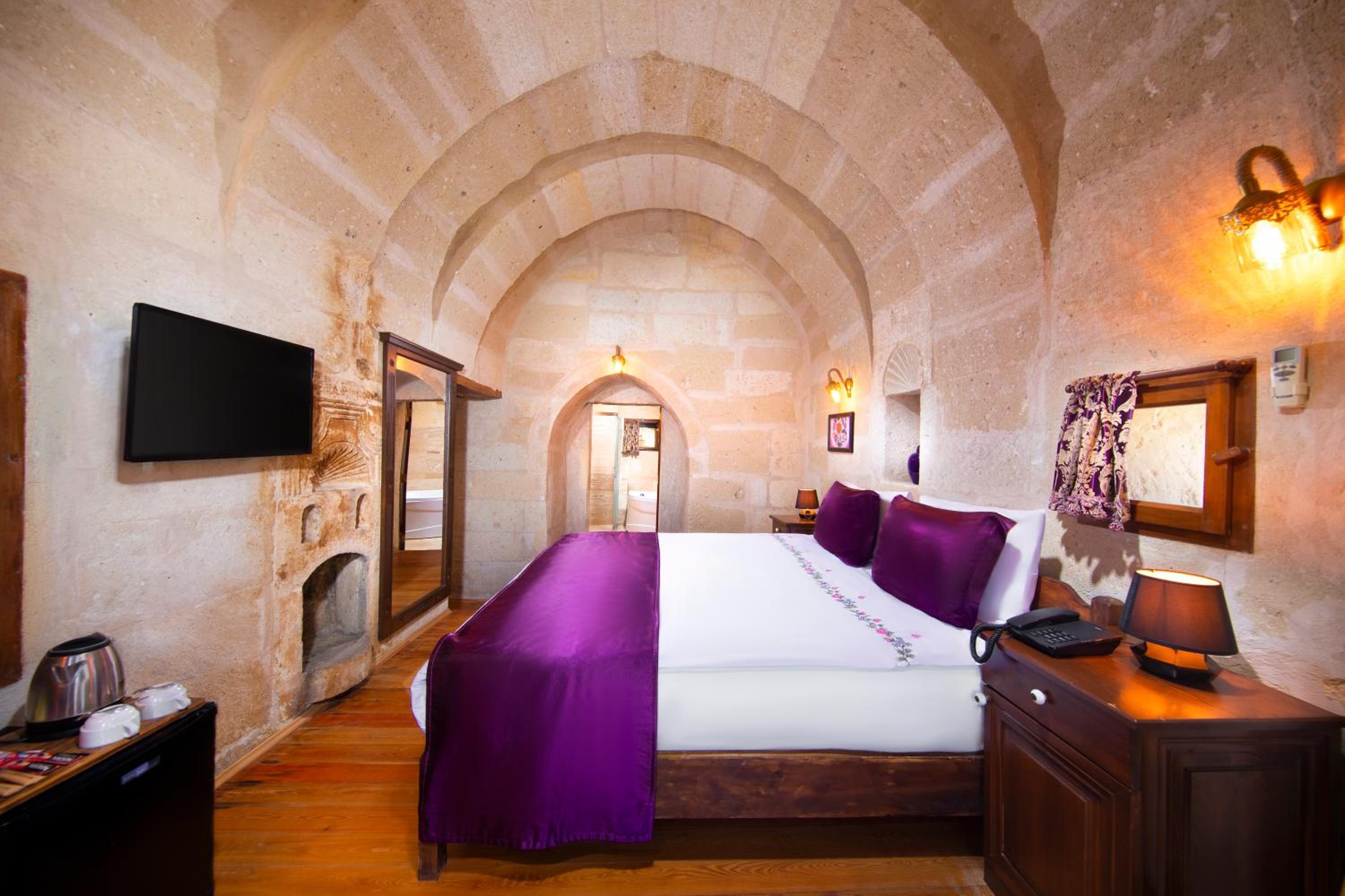 Deluxe Double Room with Castle View - Photo 6