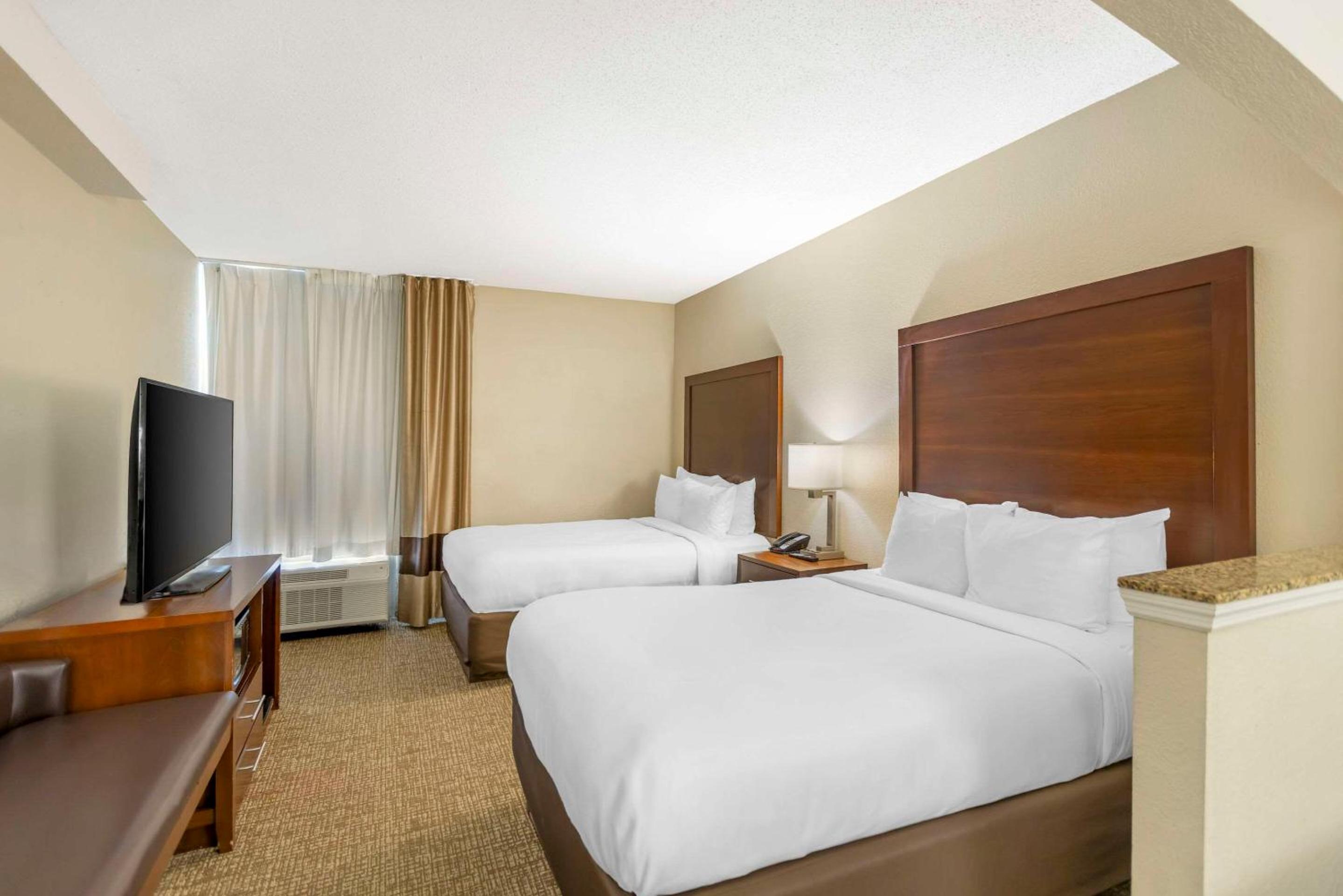 Double Room with Two Double Beds - Non-Smoking photo 1