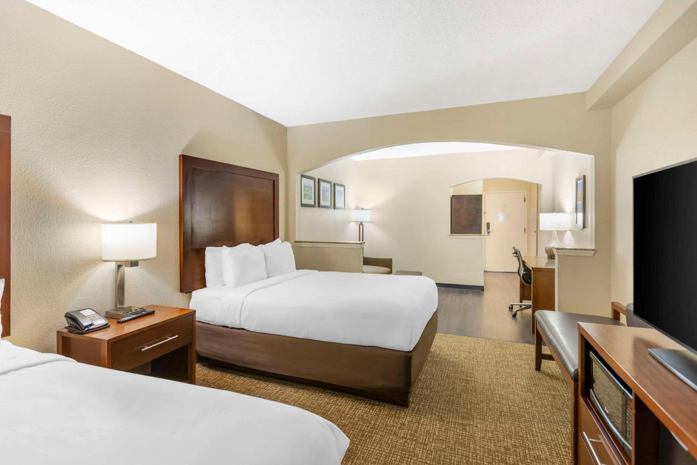 Double Room with Two Double Beds - Non-Smoking photo 2