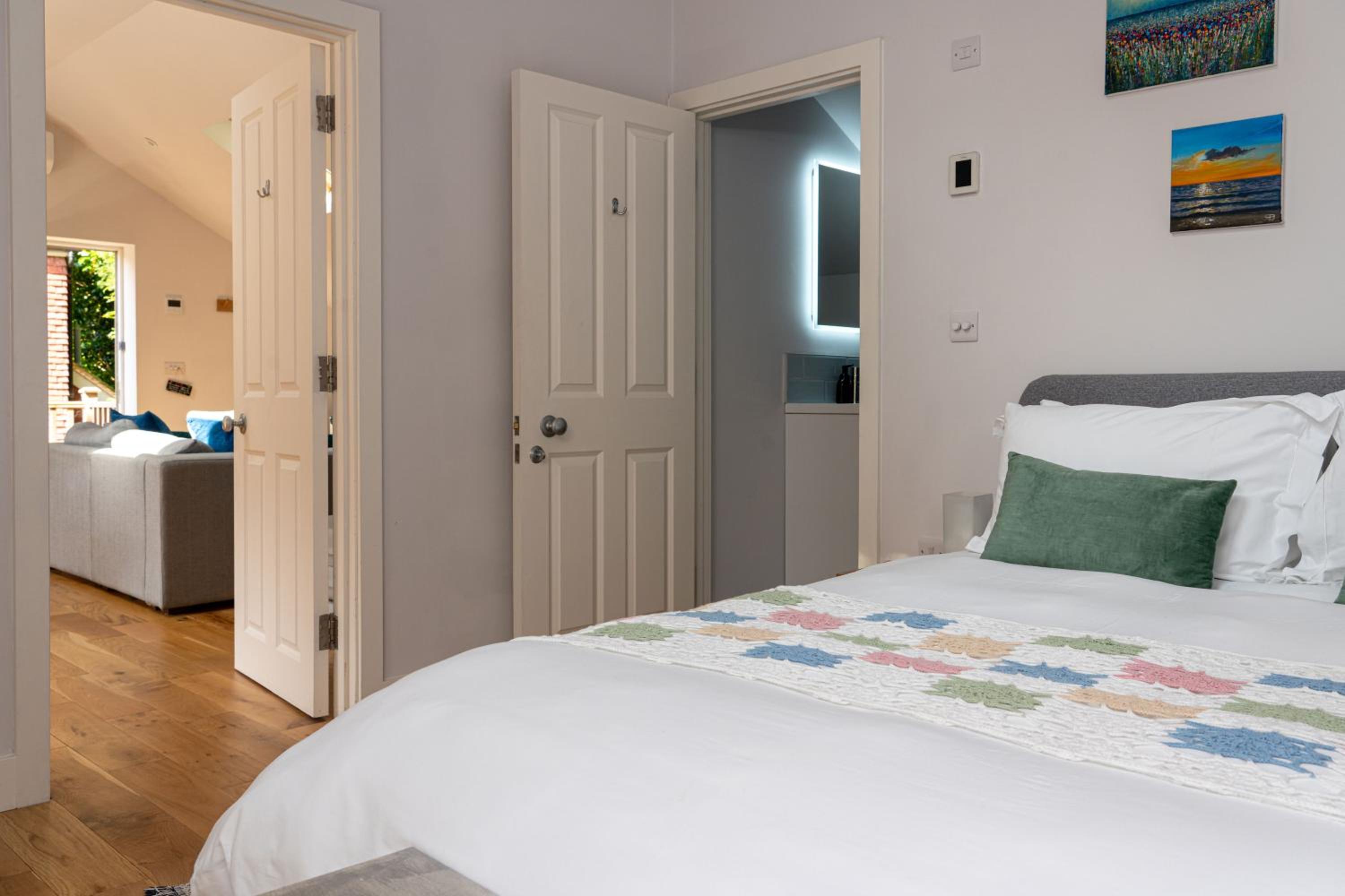 One-Bedroom Apartment - Photo 33