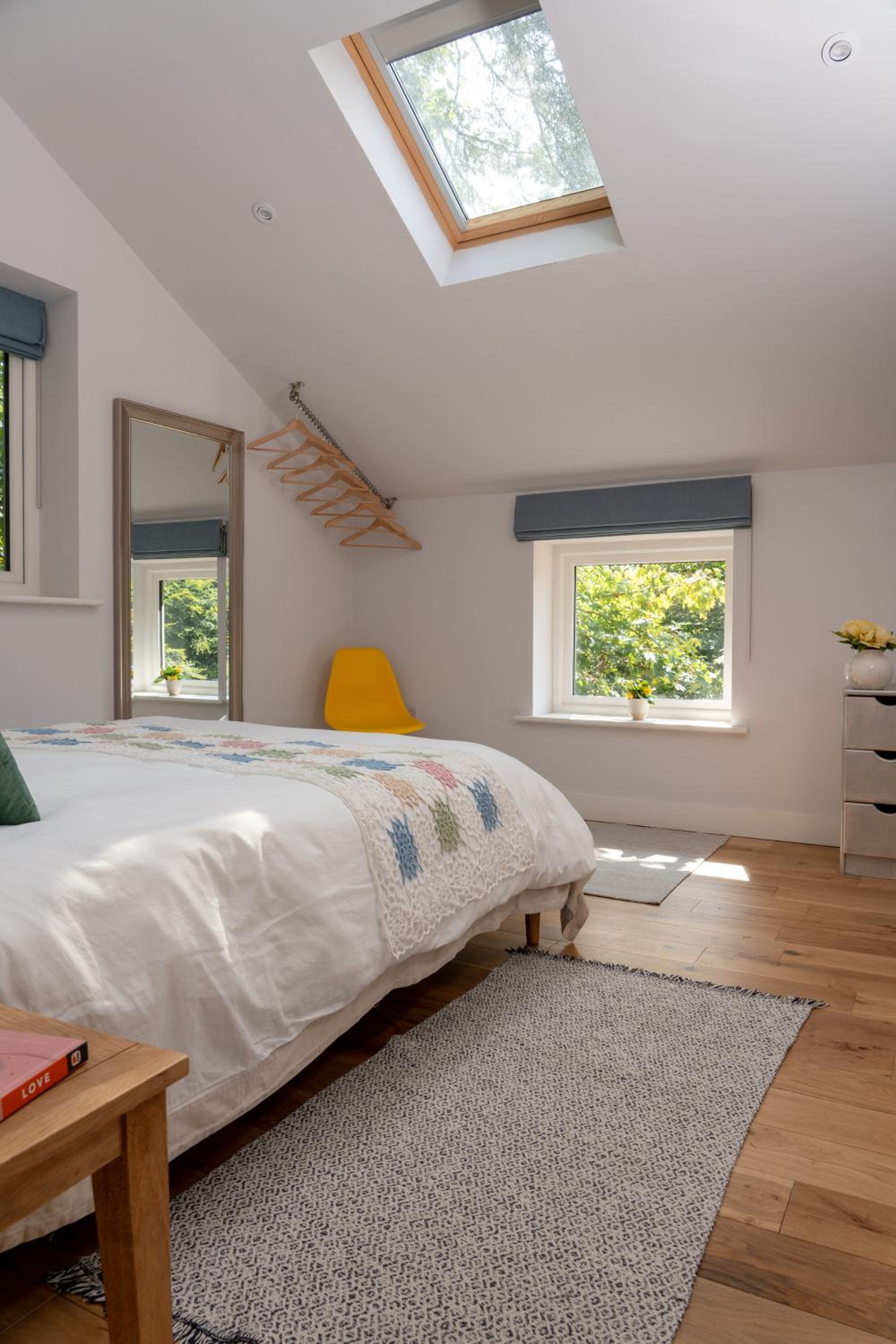 One-Bedroom Apartment - Photo 2