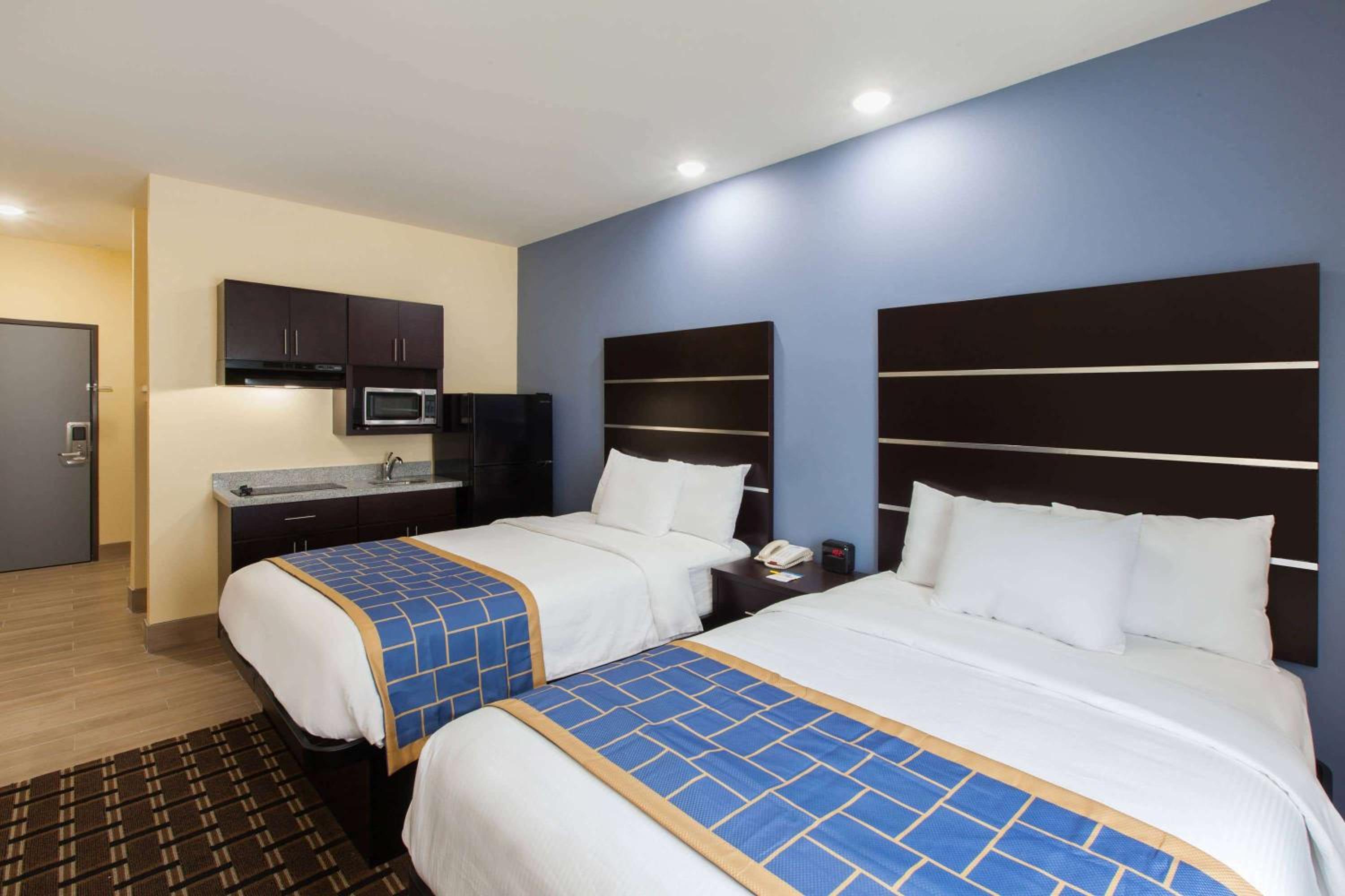 2 Double Bed, Kitchenette, Non Smoking - Photo 1