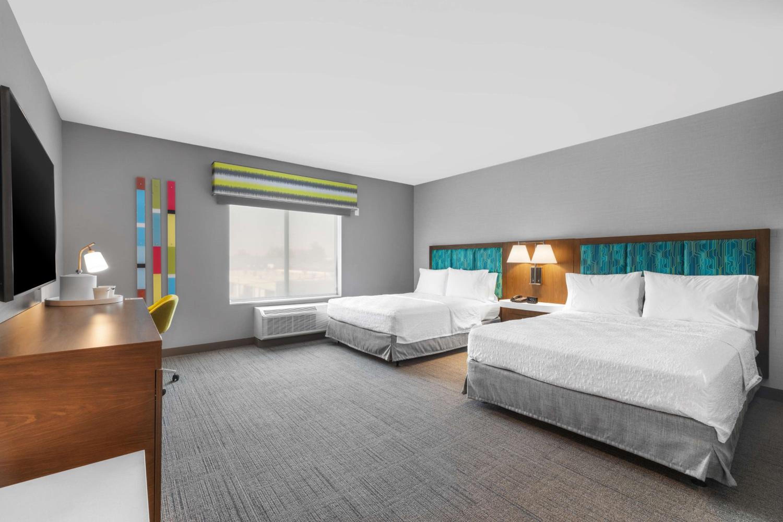 Queen Room with Two Queen Beds and Bath Tub - Mobility Accessible - Photo 1